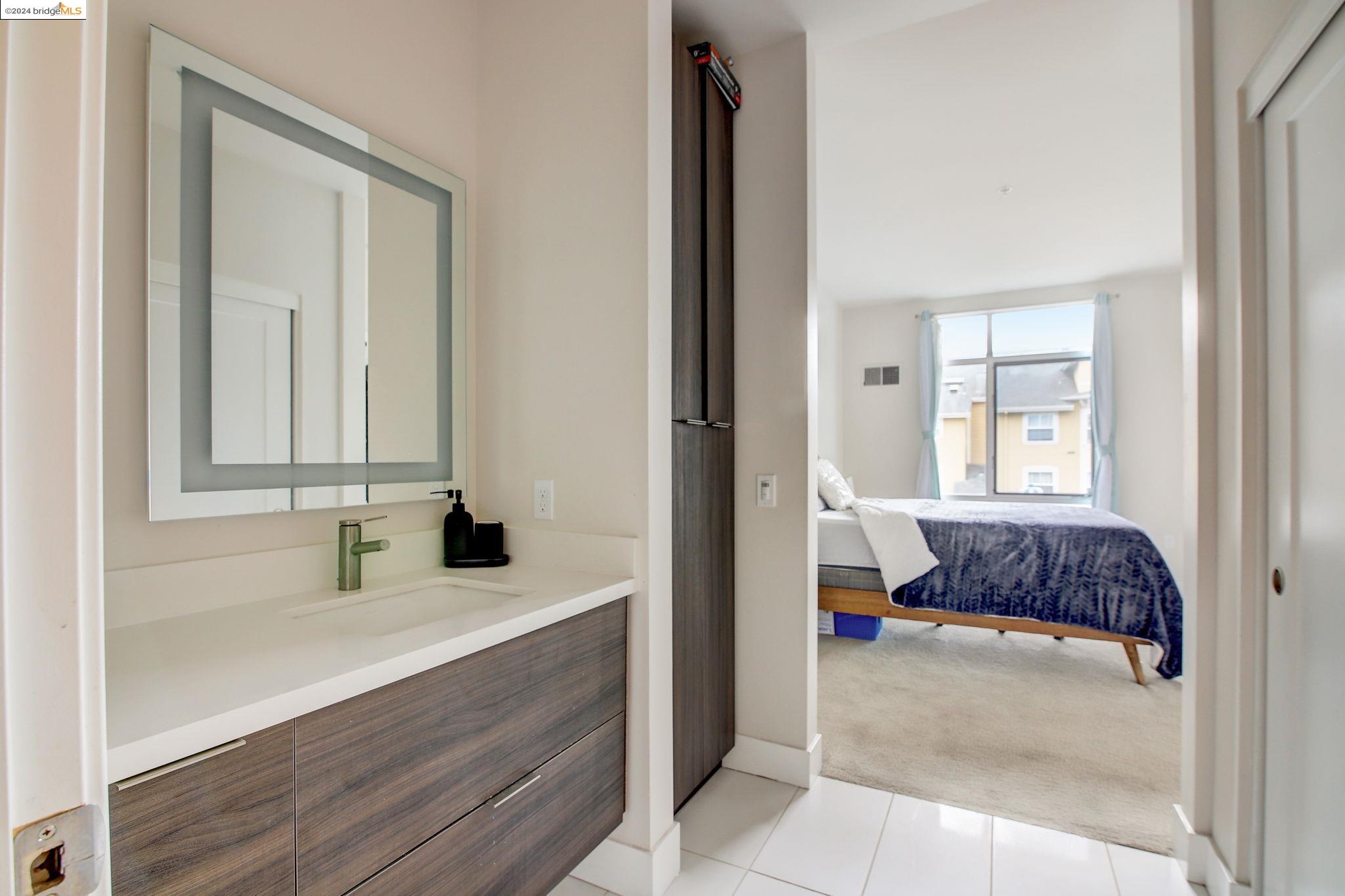 Detail Gallery Image 12 of 27 For 901 Jefferson St #309,  Oakland,  CA 94607 - 2 Beds | 2 Baths