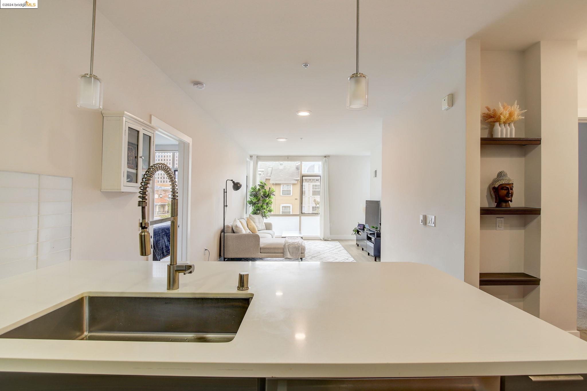 Detail Gallery Image 7 of 27 For 901 Jefferson St #309,  Oakland,  CA 94607 - 2 Beds | 2 Baths