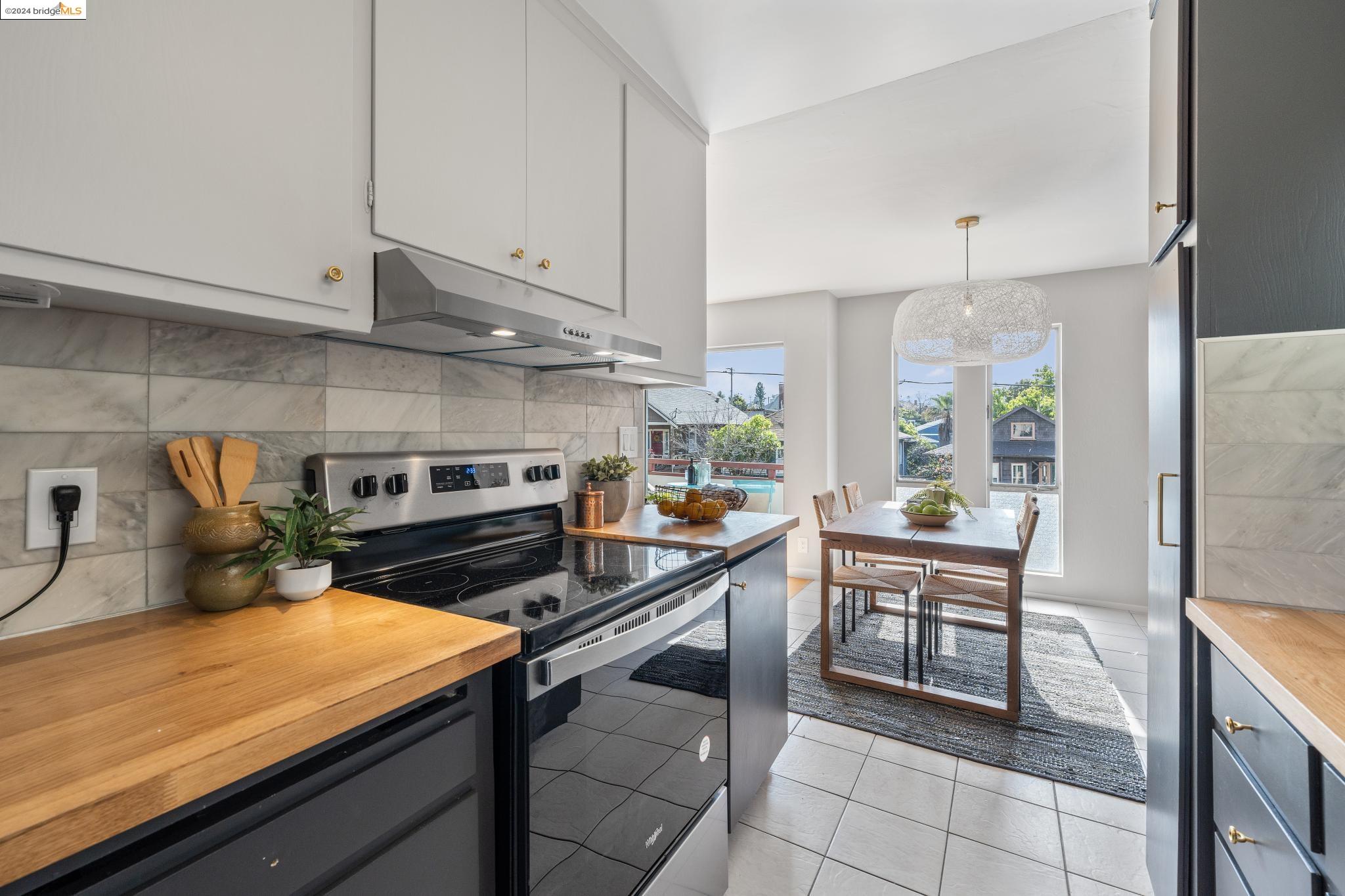 Detail Gallery Image 13 of 27 For 10 Moss Ave #19,  Oakland,  CA 94610 - 2 Beds | 1 Baths