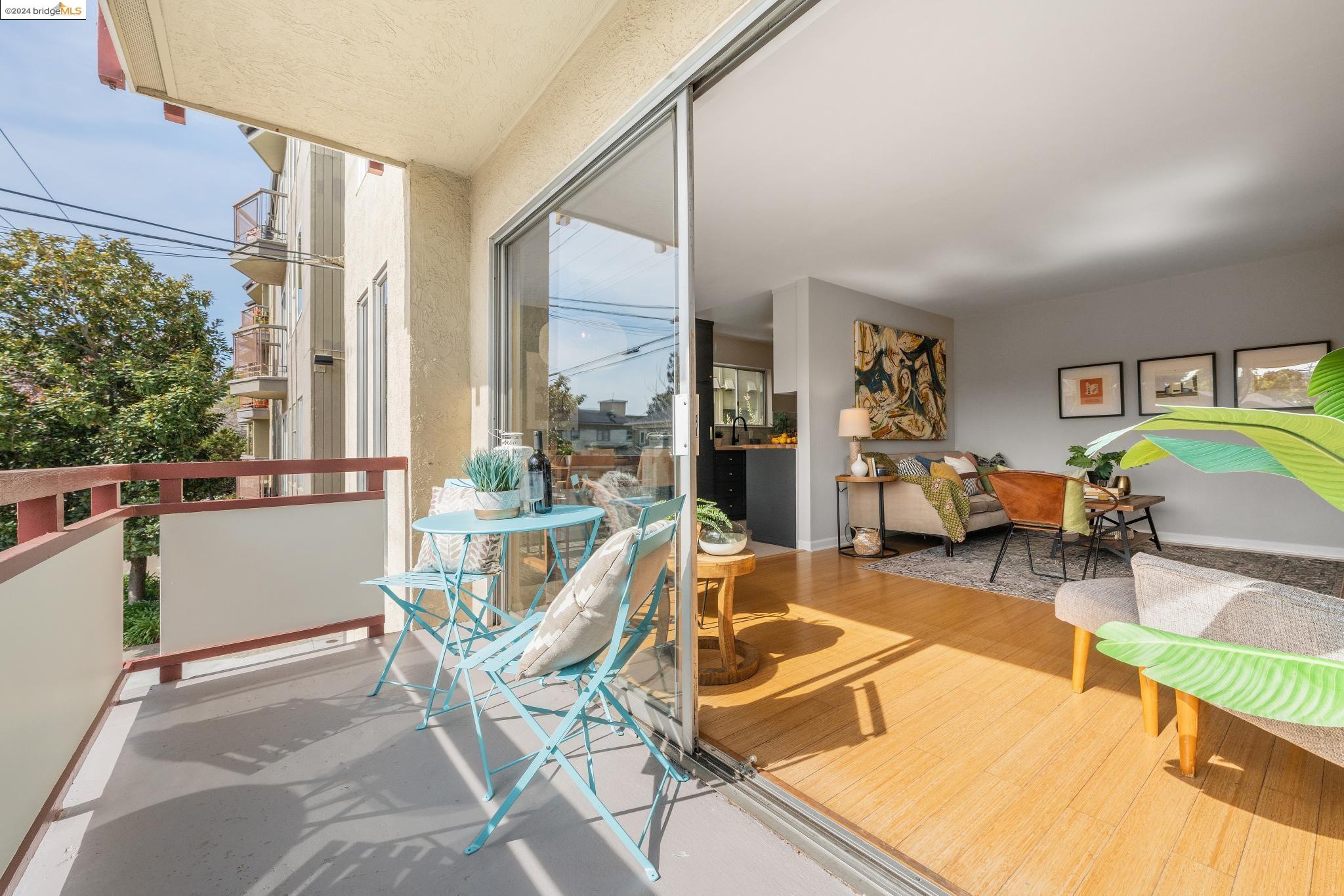 Detail Gallery Image 25 of 27 For 10 Moss Ave #19,  Oakland,  CA 94610 - 2 Beds | 1 Baths