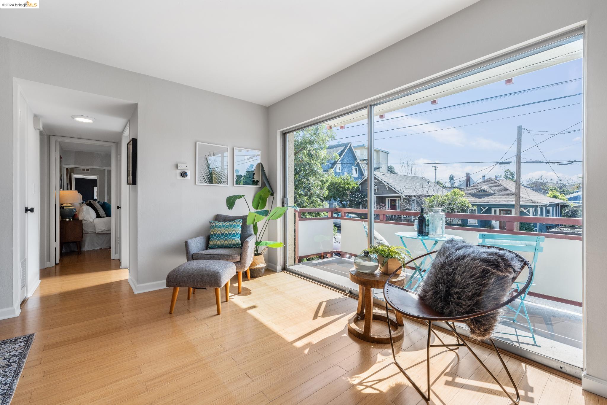 Detail Gallery Image 4 of 27 For 10 Moss Ave #19,  Oakland,  CA 94610 - 2 Beds | 1 Baths