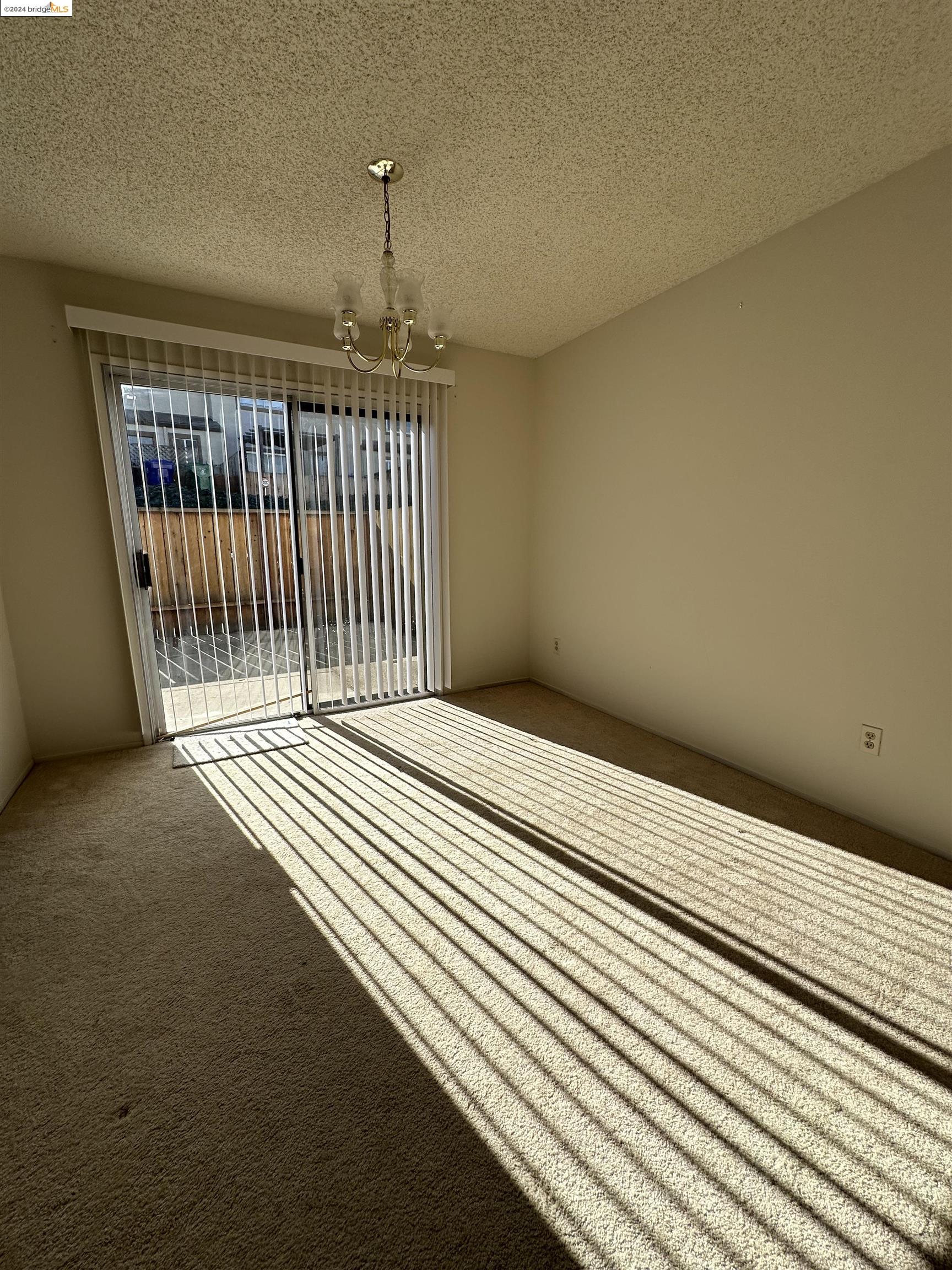 Detail Gallery Image 7 of 25 For 1800 Tesoro Ct, Pinole,  CA 94564 - 3 Beds | 1/1 Baths