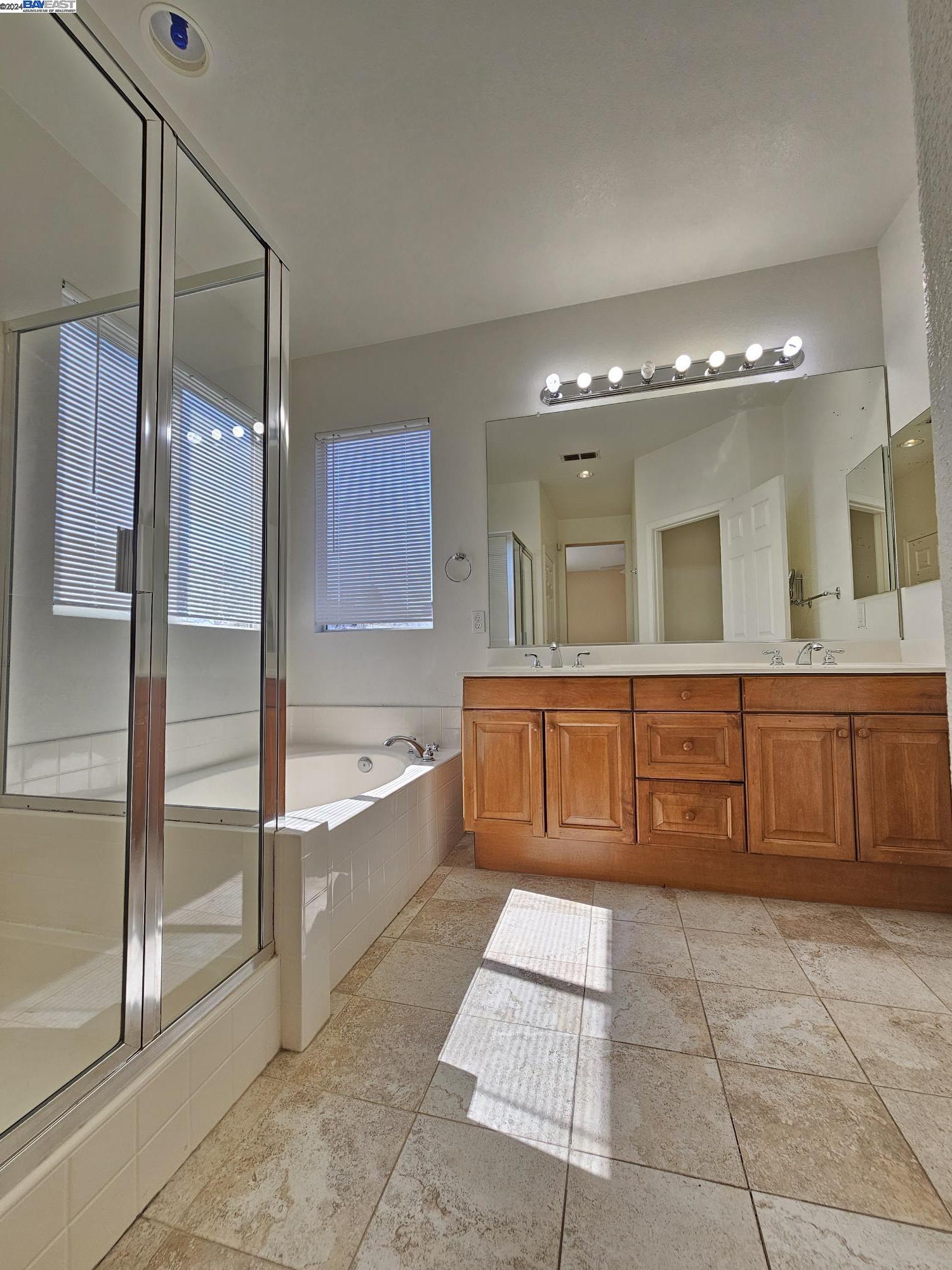 Detail Gallery Image 11 of 23 For 1250 Poppy Seed Ct, Concord,  CA 94520 - 4 Beds | 2/1 Baths