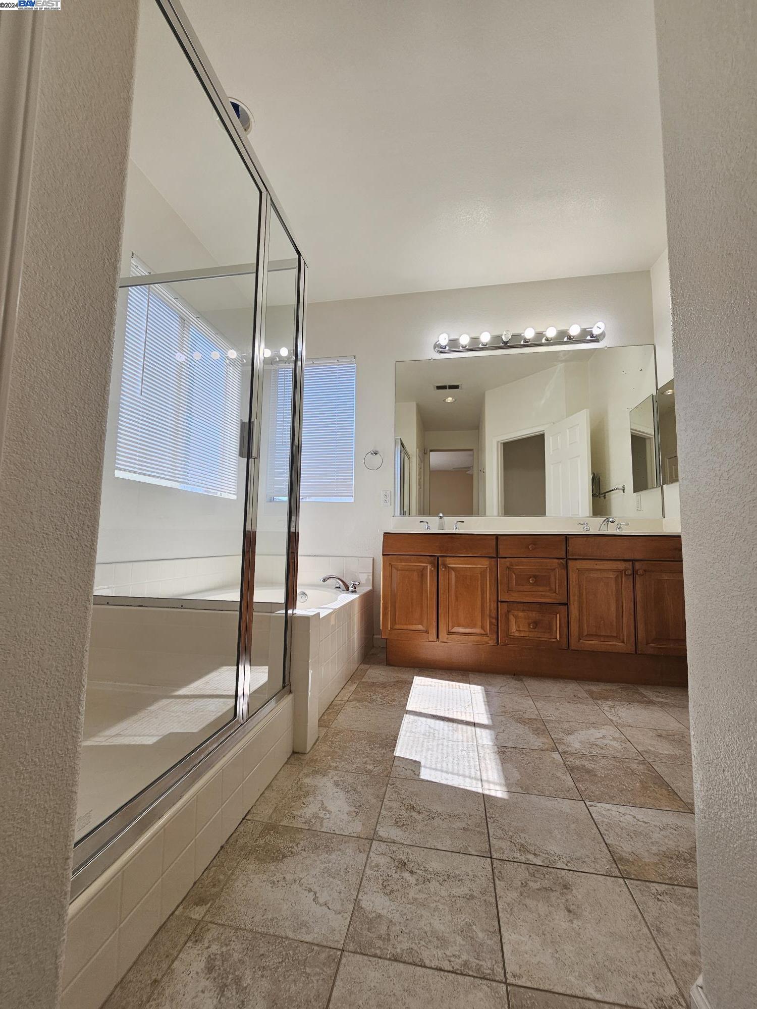 Detail Gallery Image 12 of 23 For 1250 Poppy Seed Ct, Concord,  CA 94520 - 4 Beds | 2/1 Baths