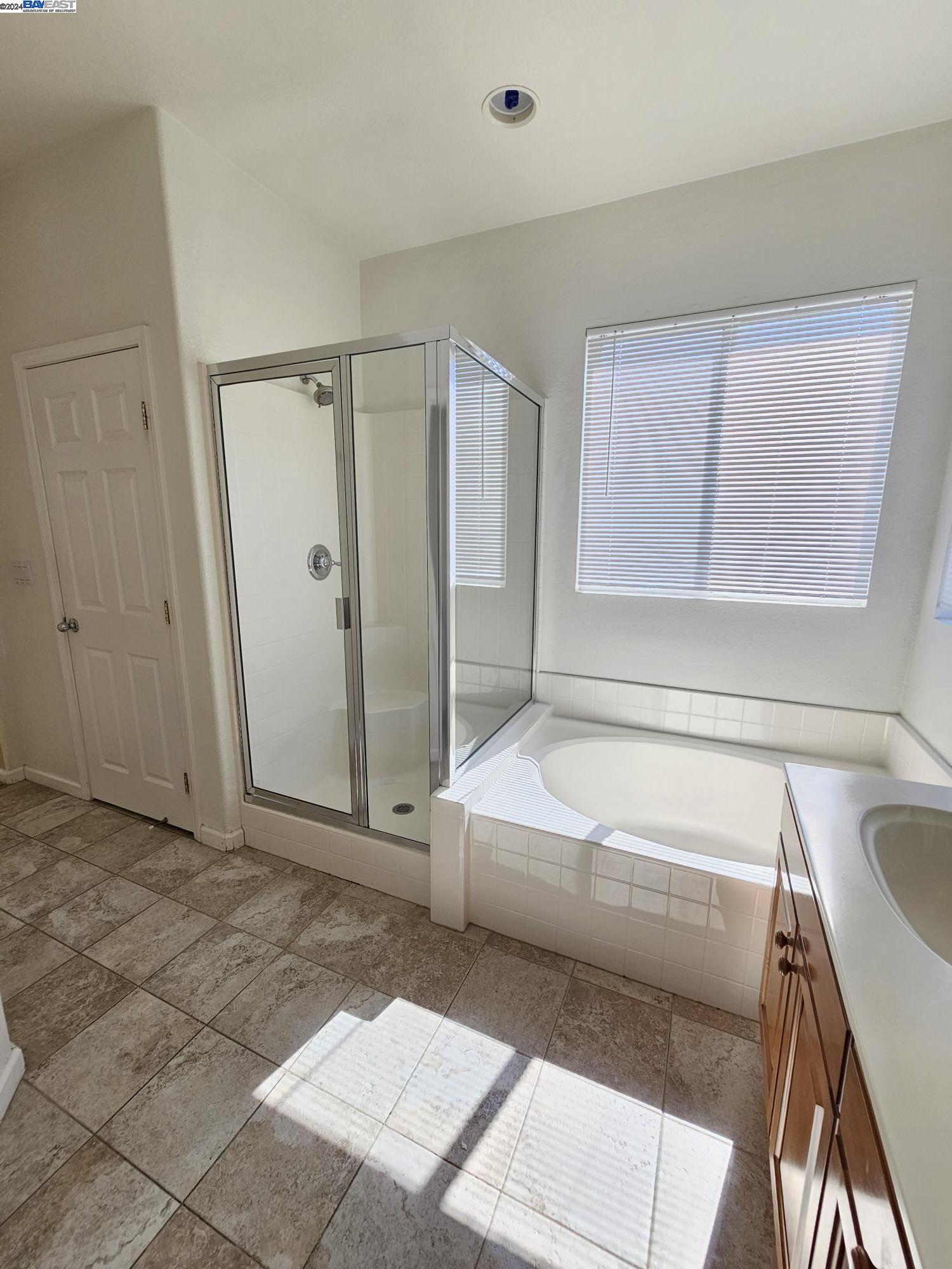 Detail Gallery Image 13 of 23 For 1250 Poppy Seed Ct, Concord,  CA 94520 - 4 Beds | 2/1 Baths