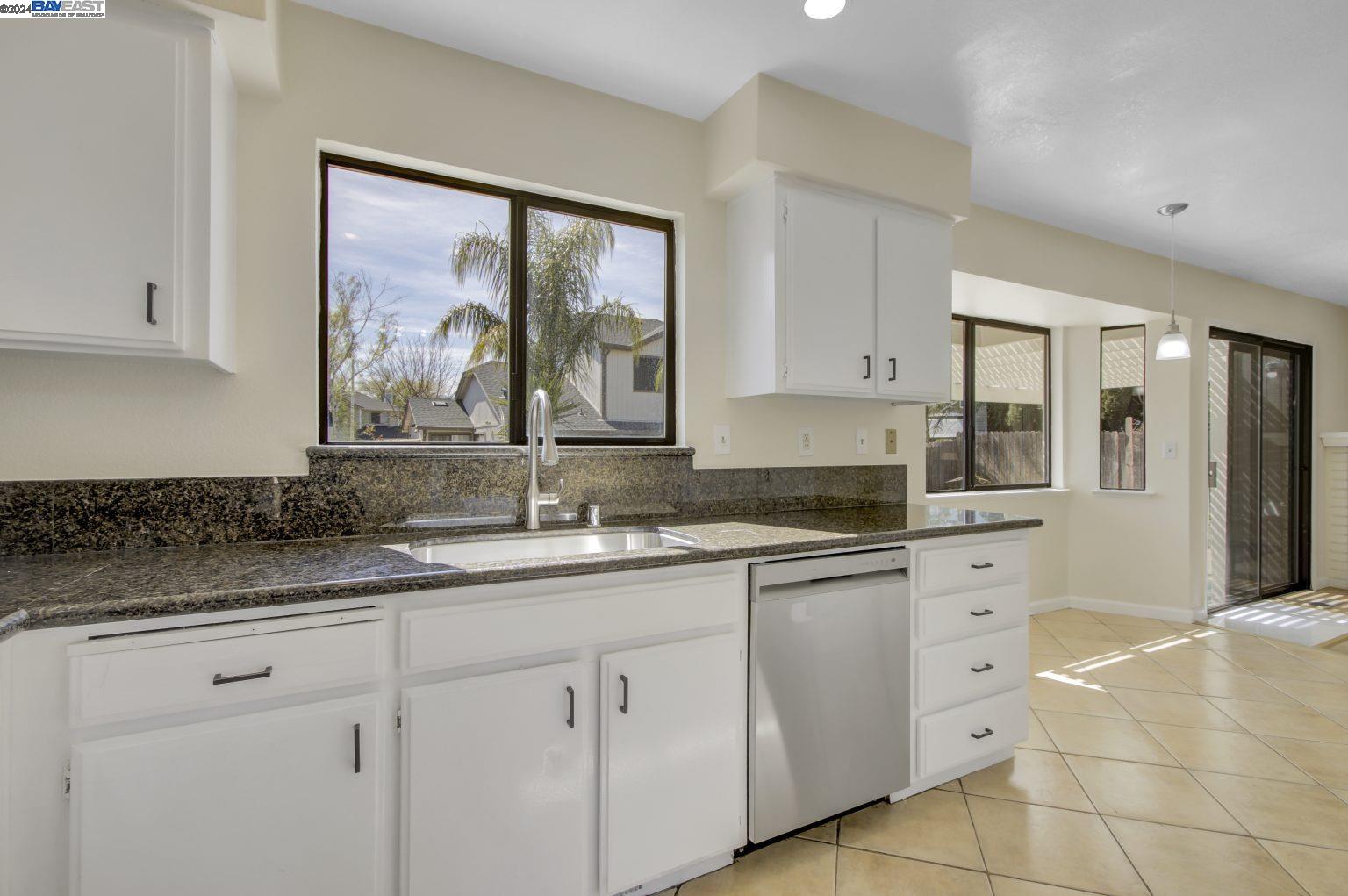 Detail Gallery Image 31 of 49 For 425 Sandy Hill Ct, Antioch,  CA 94509 - 4 Beds | 2/1 Baths
