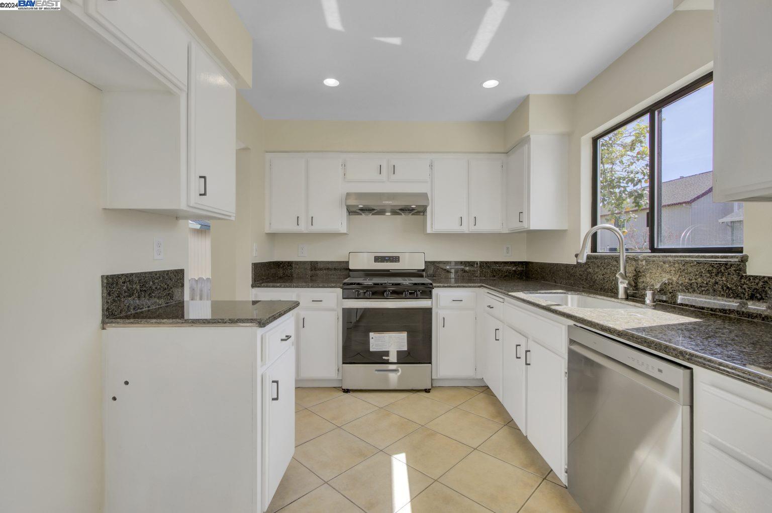 Detail Gallery Image 32 of 49 For 425 Sandy Hill Ct, Antioch,  CA 94509 - 4 Beds | 2/1 Baths