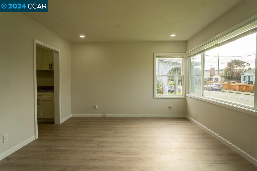 Detail Gallery Image 12 of 26 For 2717 Center Ave, Richmond,  CA 94804 - 3 Beds | 1 Baths