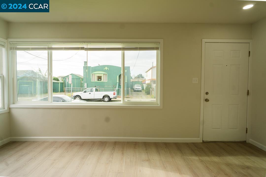 Detail Gallery Image 13 of 26 For 2717 Center Ave, Richmond,  CA 94804 - 3 Beds | 1 Baths