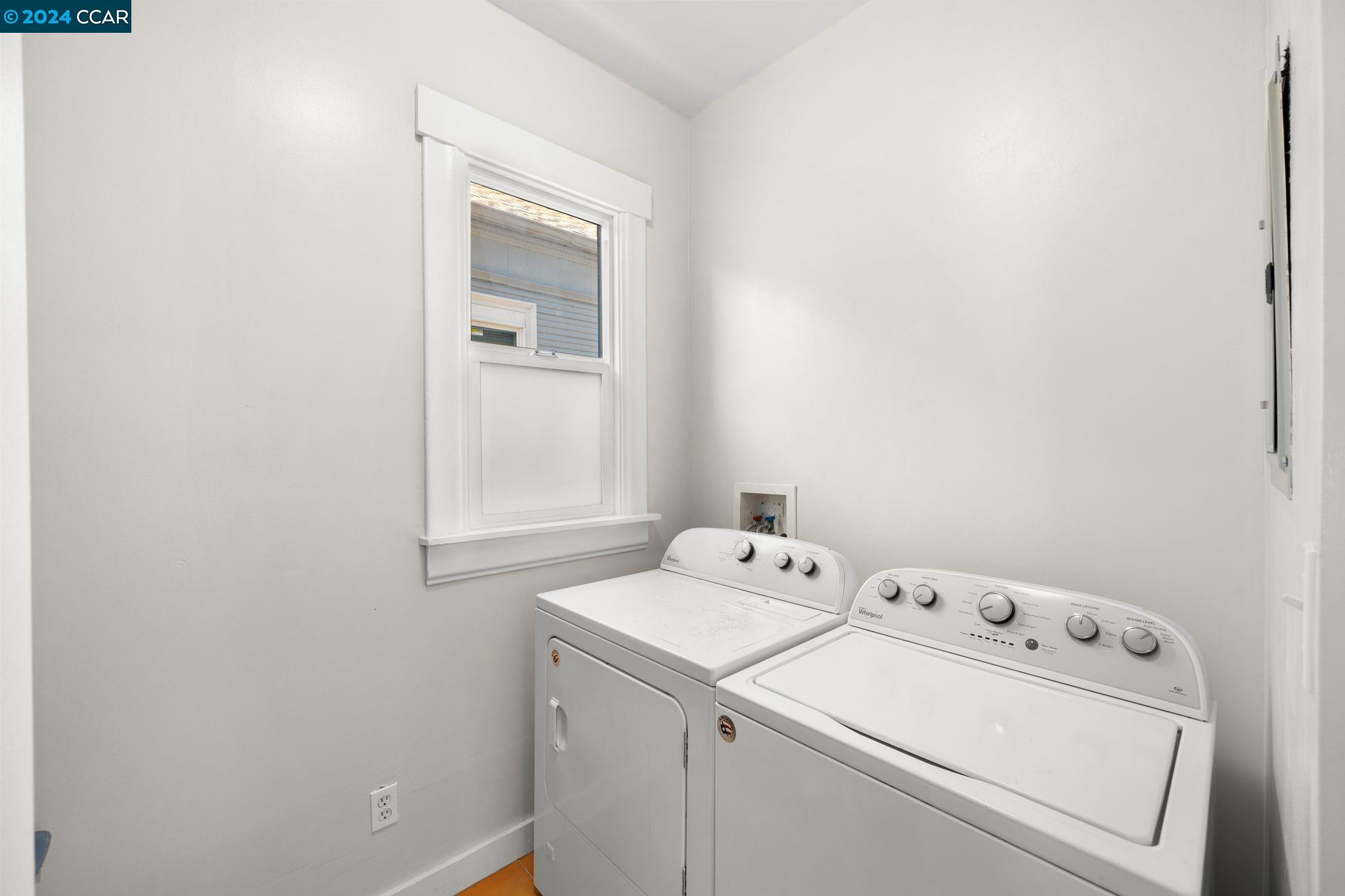 Detail Gallery Image 18 of 38 For 876 37th St, Oakland,  CA 94608 - 3 Beds | 1/1 Baths