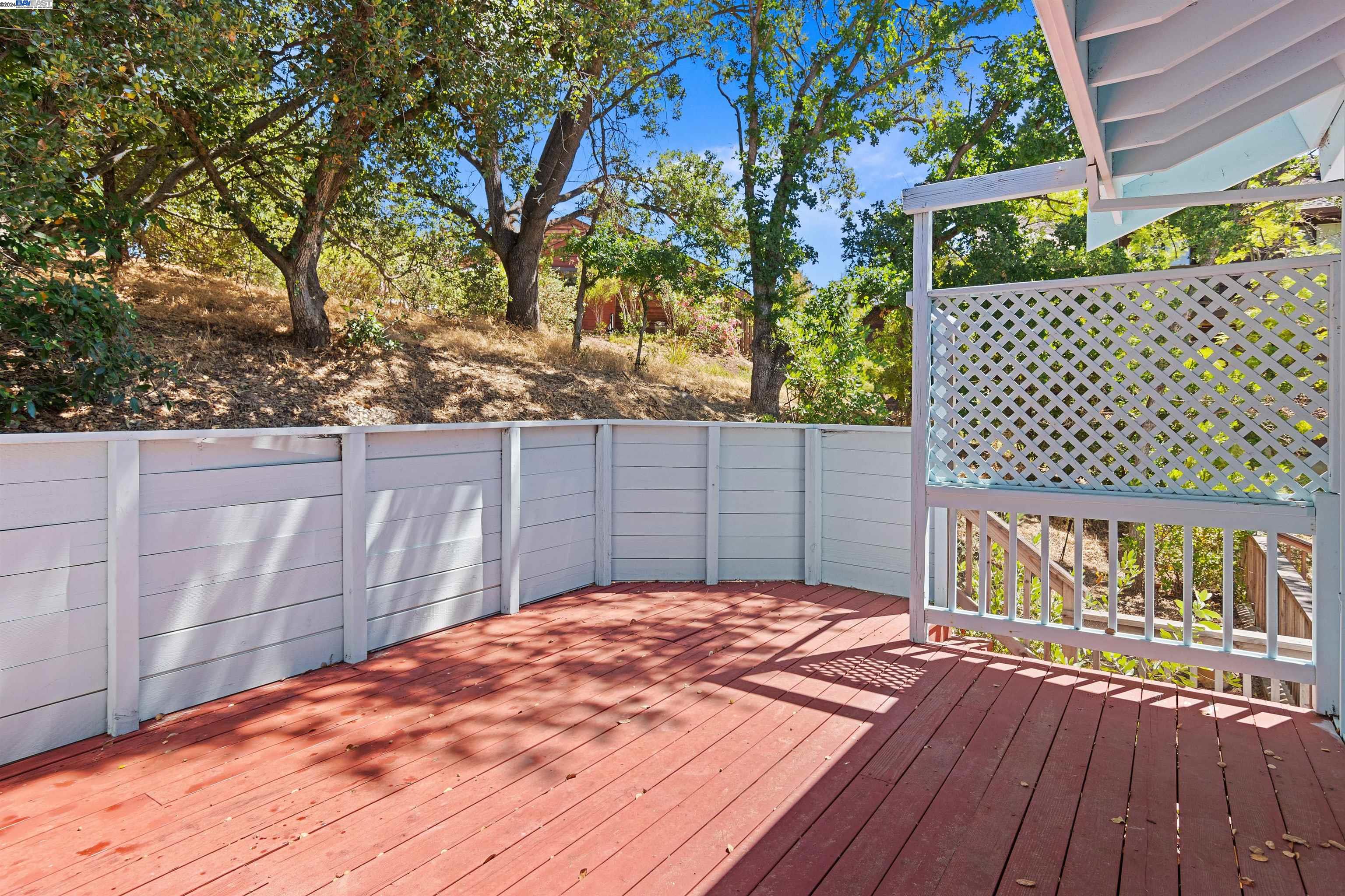 Detail Gallery Image 44 of 57 For 39 Pillon Real, Pleasant Hill,  CA 94523 - 5 Beds | 3/1 Baths