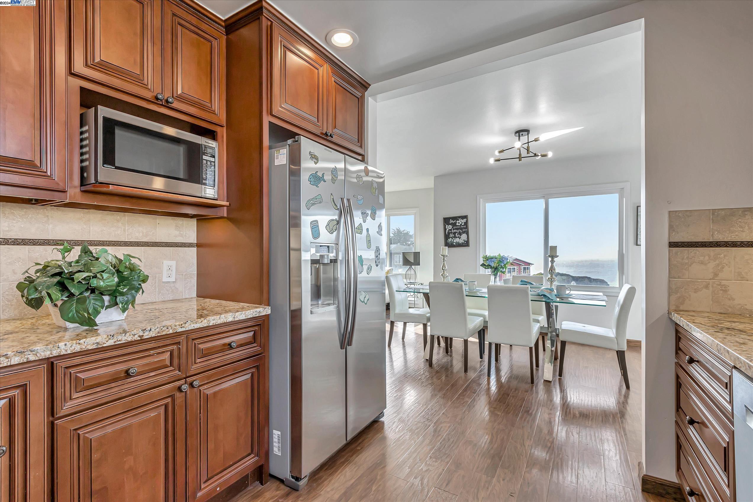 Detail Gallery Image 15 of 40 For 93 Seacliff Ave, Daly City,  CA 94015 - 4 Beds | 2 Baths