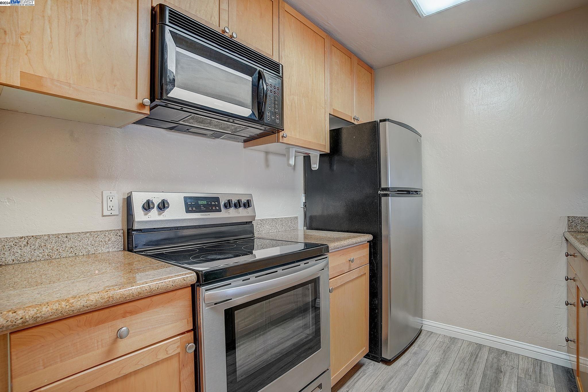 Detail Gallery Image 1 of 33 For 1085 Murrieta Blvd #205,  Livermore,  CA 94550 - 1 Beds | 1 Baths