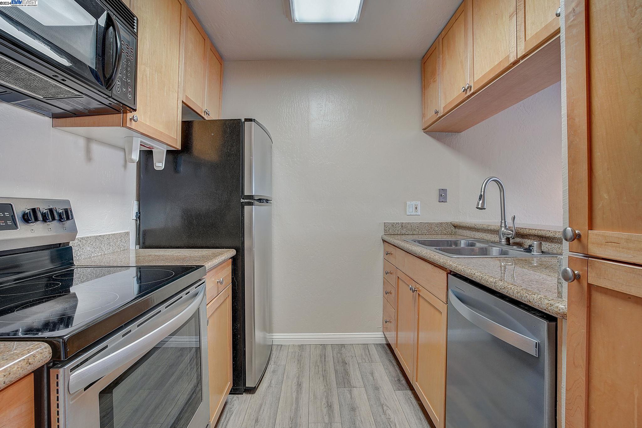 Detail Gallery Image 5 of 33 For 1085 Murrieta Blvd #205,  Livermore,  CA 94550 - 1 Beds | 1 Baths