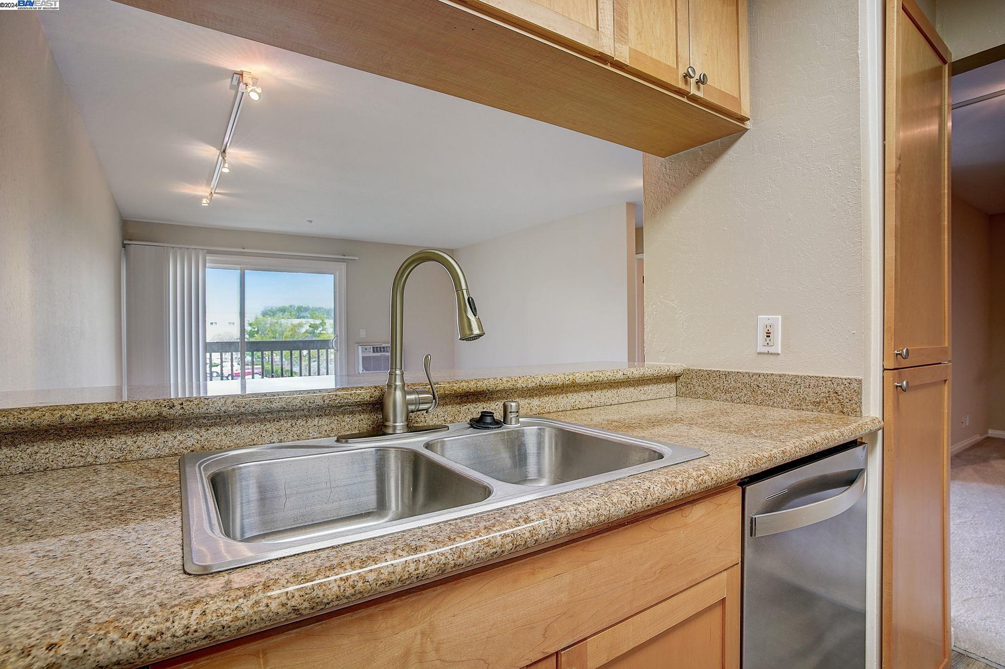 Detail Gallery Image 6 of 33 For 1085 Murrieta Blvd #205,  Livermore,  CA 94550 - 1 Beds | 1 Baths