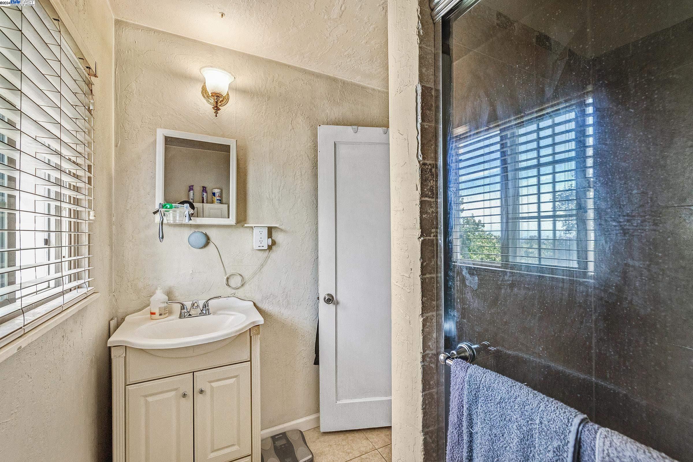 Detail Gallery Image 26 of 38 For 1462 Highland Blvd, Hayward,  CA 94542 - – Beds | – Baths