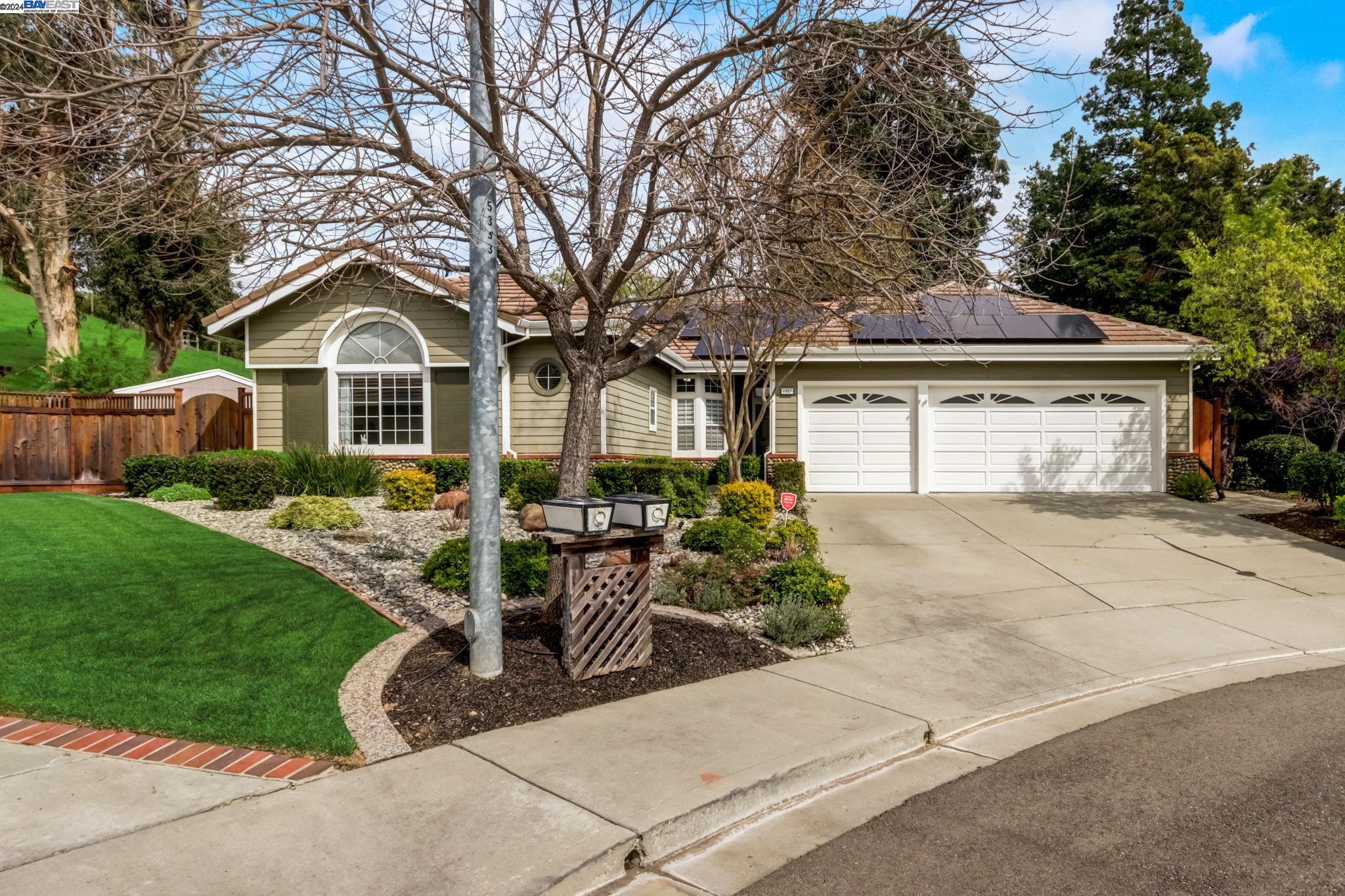 Detail Gallery Image 1 of 1 For 1057 Bartlett Pl, Pleasanton,  CA 94566 - 4 Beds | 2/1 Baths