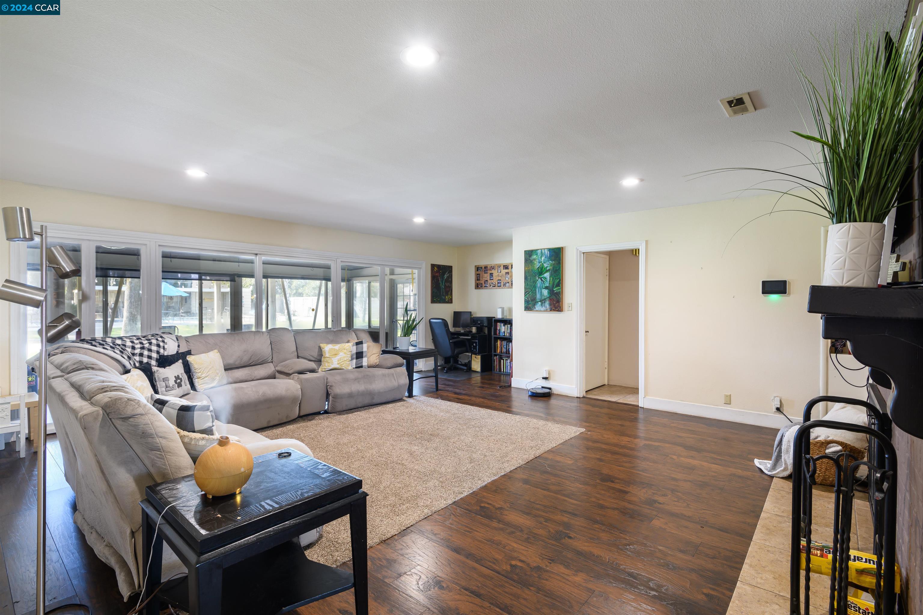 Detail Gallery Image 11 of 54 For 145 Raylow Ave, Manteca,  CA 95336 - 4 Beds | 3/1 Baths