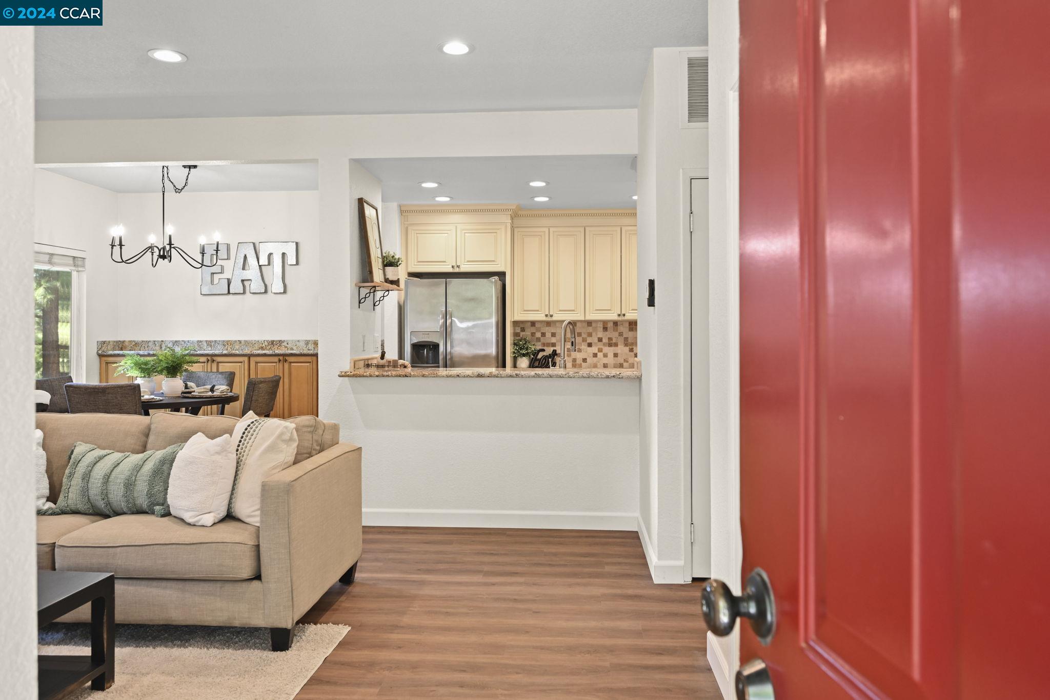 Photo #2: 41053827 Listing 