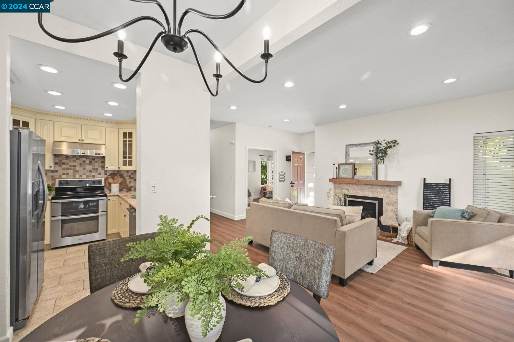 Photo #5: 41053827 Listing 