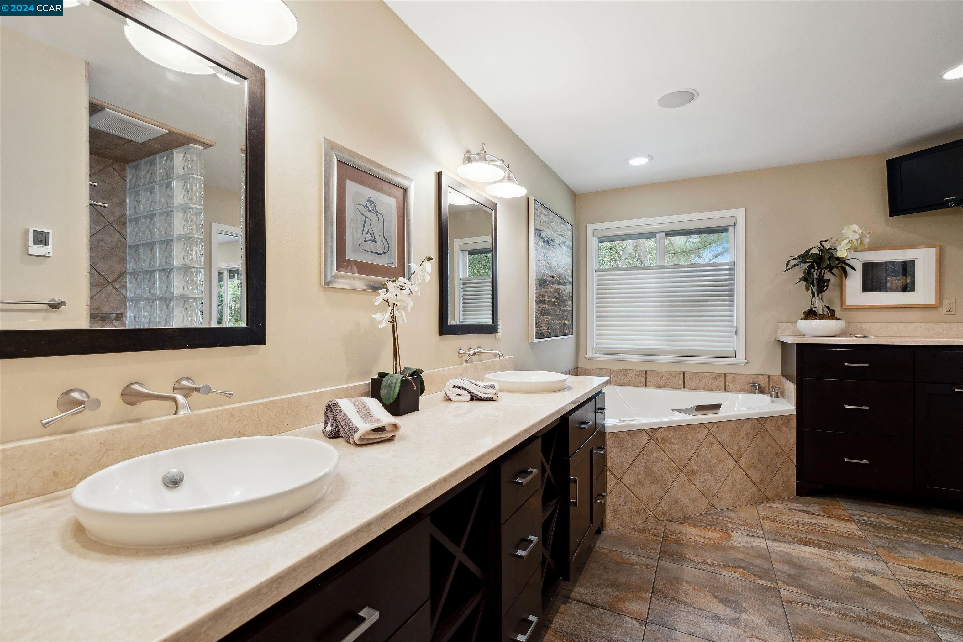 Detail Gallery Image 29 of 47 For 1035 North Thompson, Lafayette,  CA 94549 - 4 Beds | 3/1 Baths