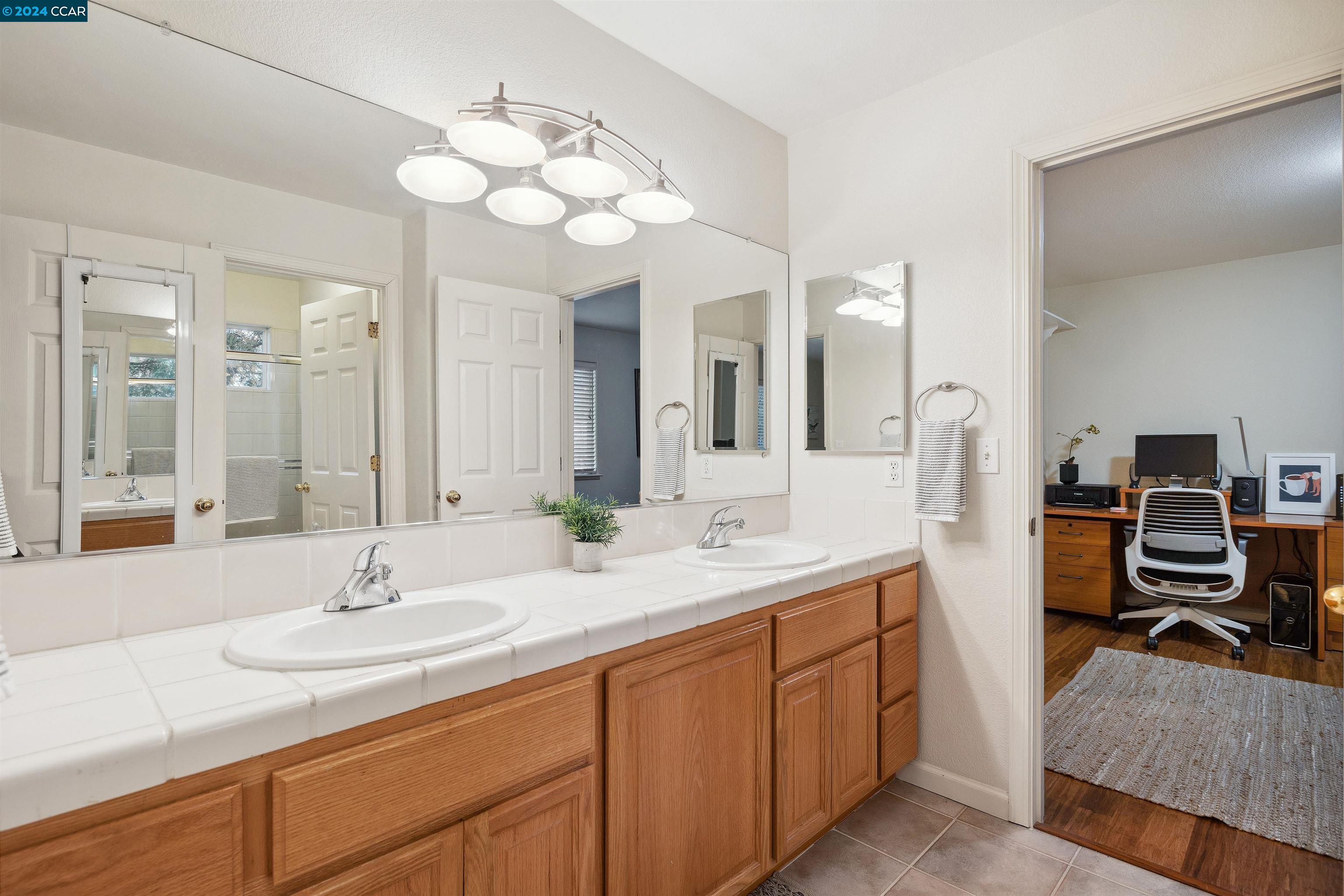 Detail Gallery Image 34 of 47 For 1035 North Thompson, Lafayette,  CA 94549 - 4 Beds | 3/1 Baths