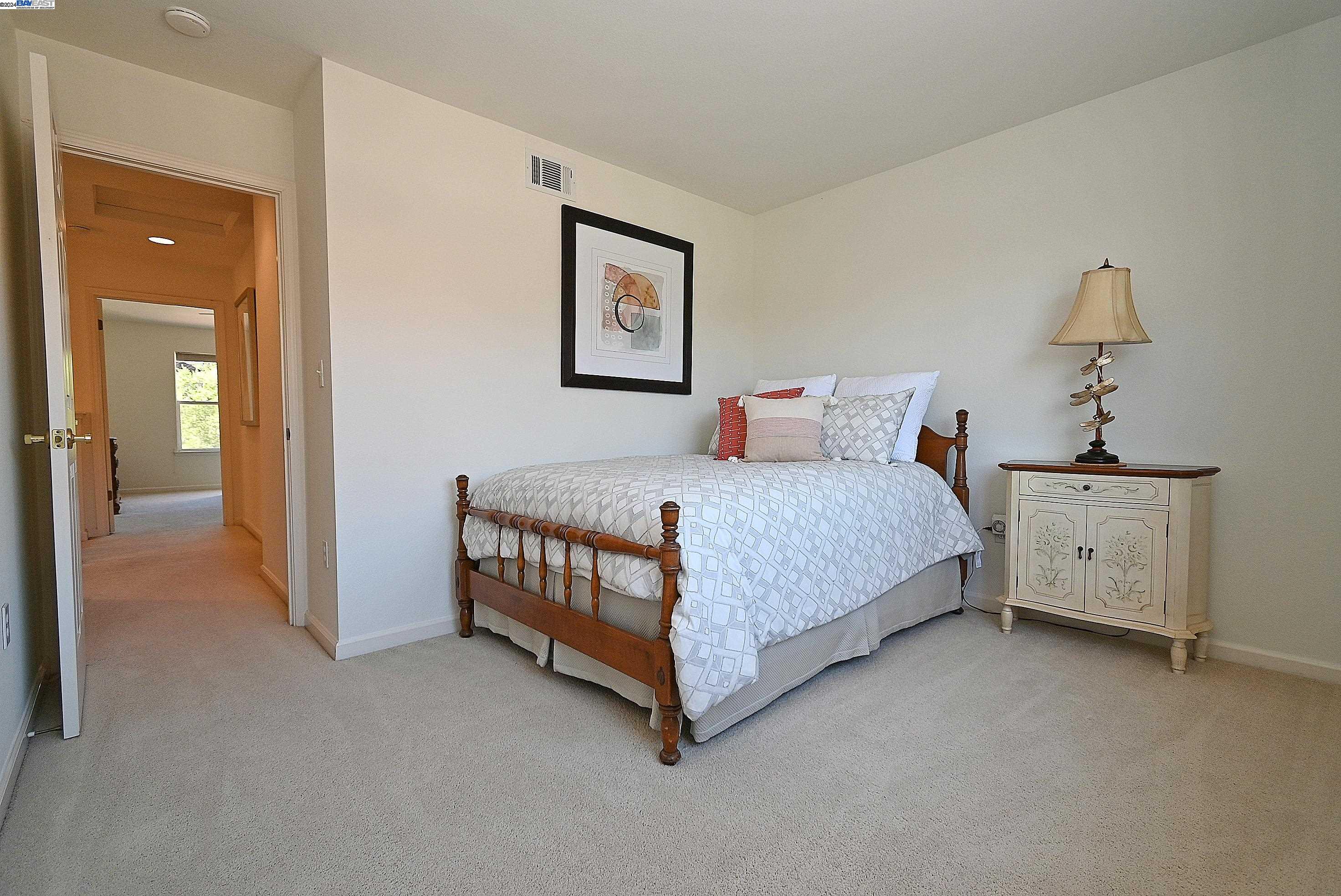 Detail Gallery Image 19 of 60 For 20523 Summerglen Pl, Castro Valley,  CA 94552 - 3 Beds | 2/1 Baths