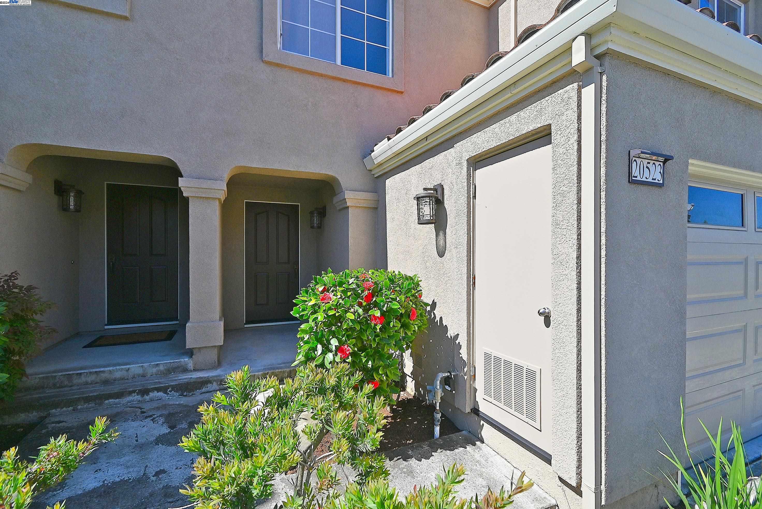 Detail Gallery Image 3 of 60 For 20523 Summerglen Pl, Castro Valley,  CA 94552 - 3 Beds | 2/1 Baths