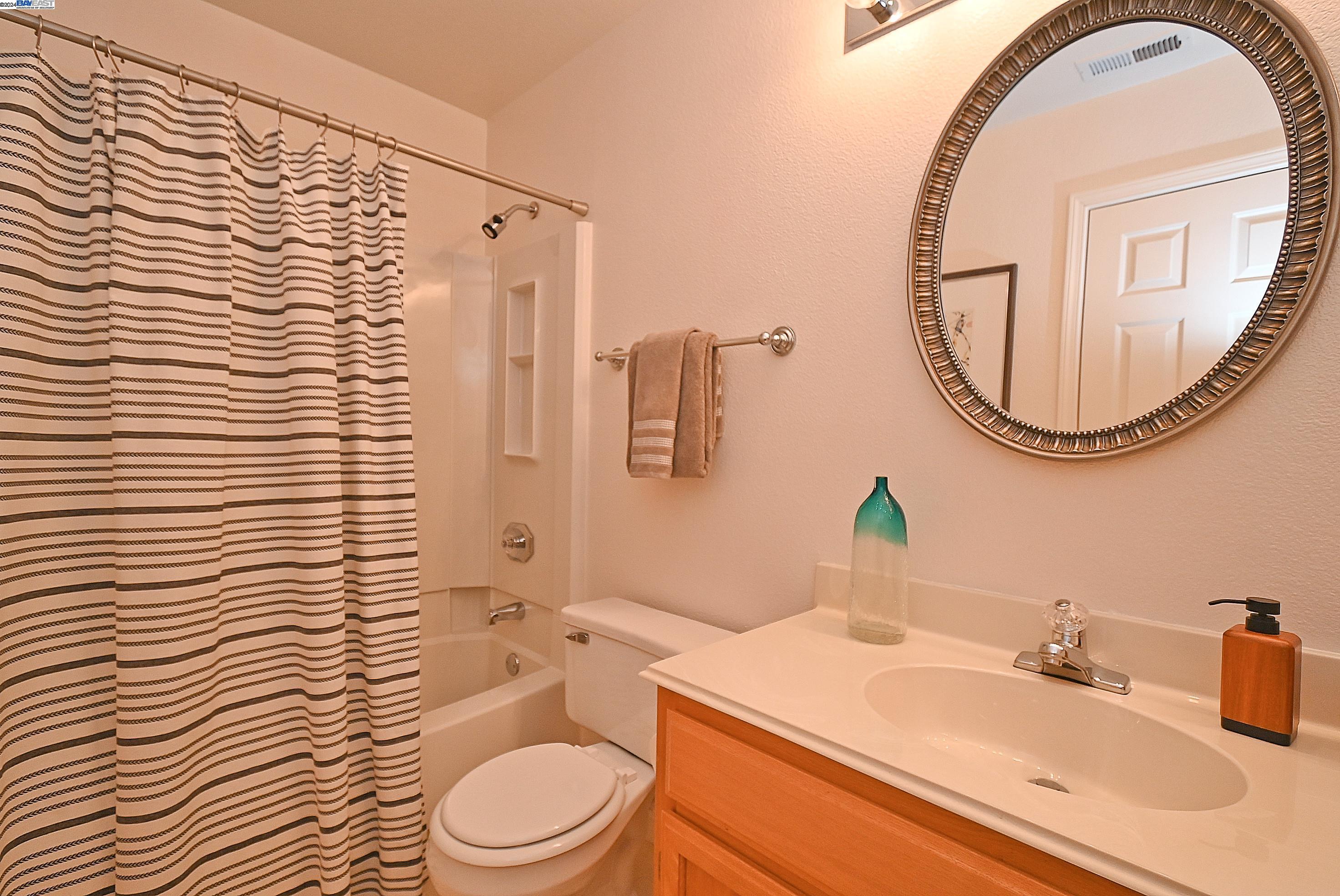 Detail Gallery Image 24 of 60 For 20523 Summerglen Pl, Castro Valley,  CA 94552 - 3 Beds | 2/1 Baths
