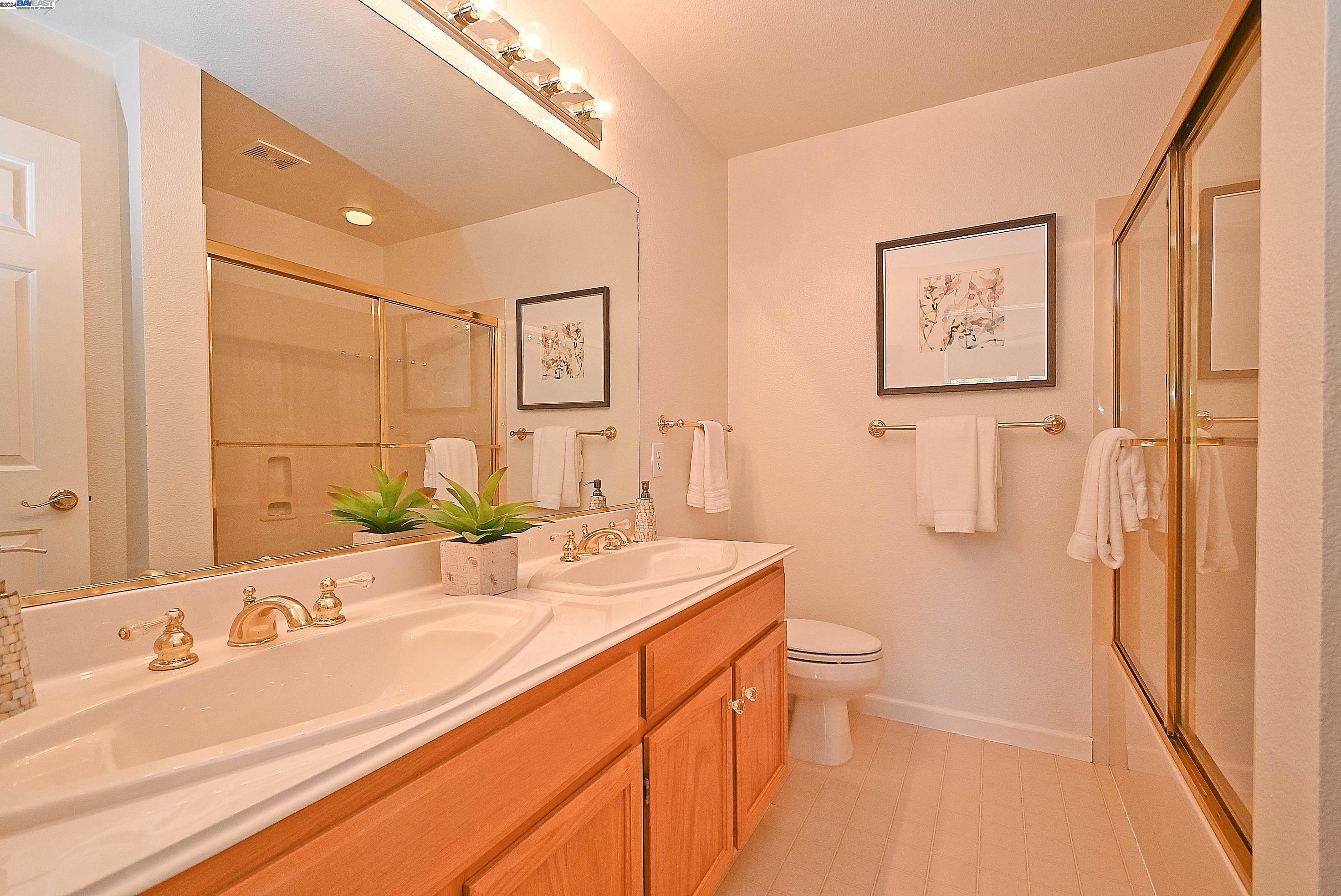 Detail Gallery Image 26 of 60 For 20523 Summerglen Pl, Castro Valley,  CA 94552 - 3 Beds | 2/1 Baths