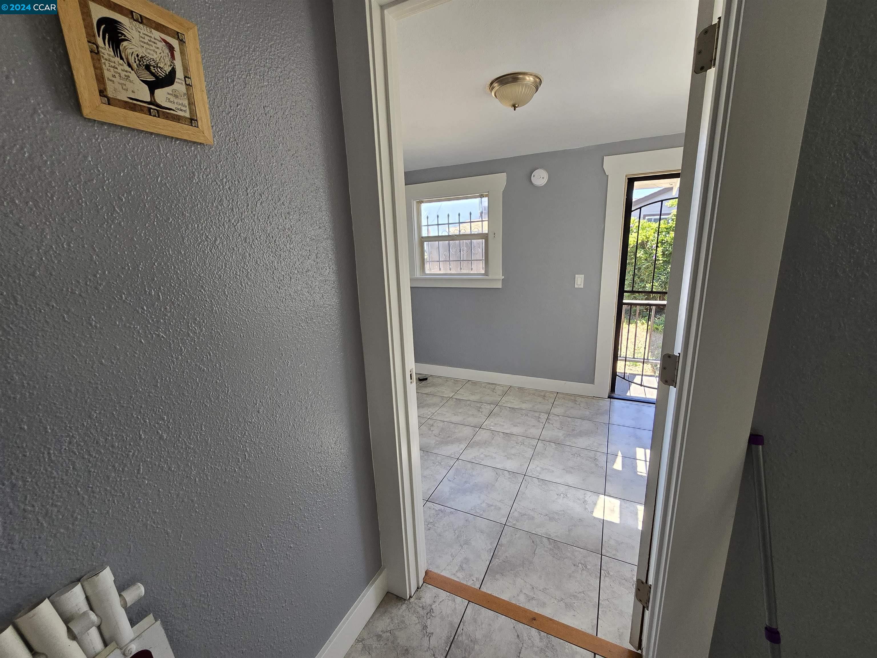 Detail Gallery Image 23 of 33 For 1616 69th Ave, Oakland,  CA 94621 - 2 Beds | 1 Baths