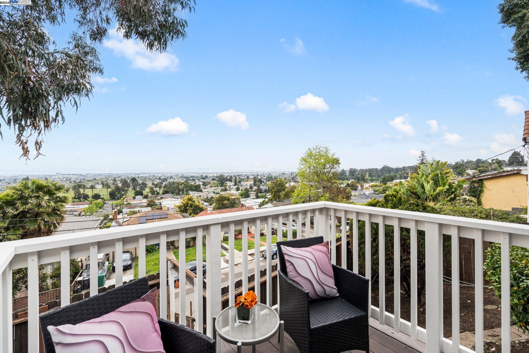 Detail Gallery Image 6 of 48 For 6474 Outlook Ave, Oakland,  CA 94605 - 2 Beds | 2 Baths