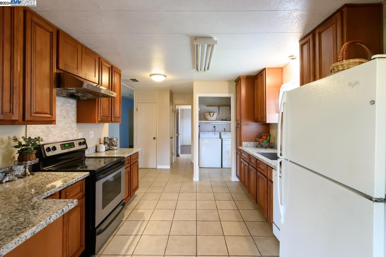 Detail Gallery Image 6 of 30 For 263 Molokai Circle, Union City,  CA 94587 - 3 Beds | 2 Baths