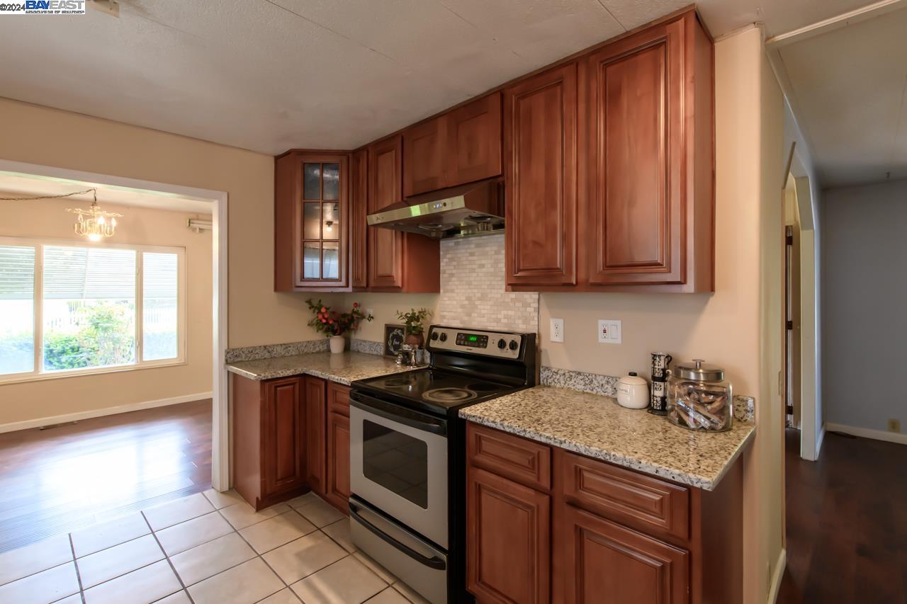 Detail Gallery Image 8 of 30 For 263 Molokai Circle, Union City,  CA 94587 - 3 Beds | 2 Baths