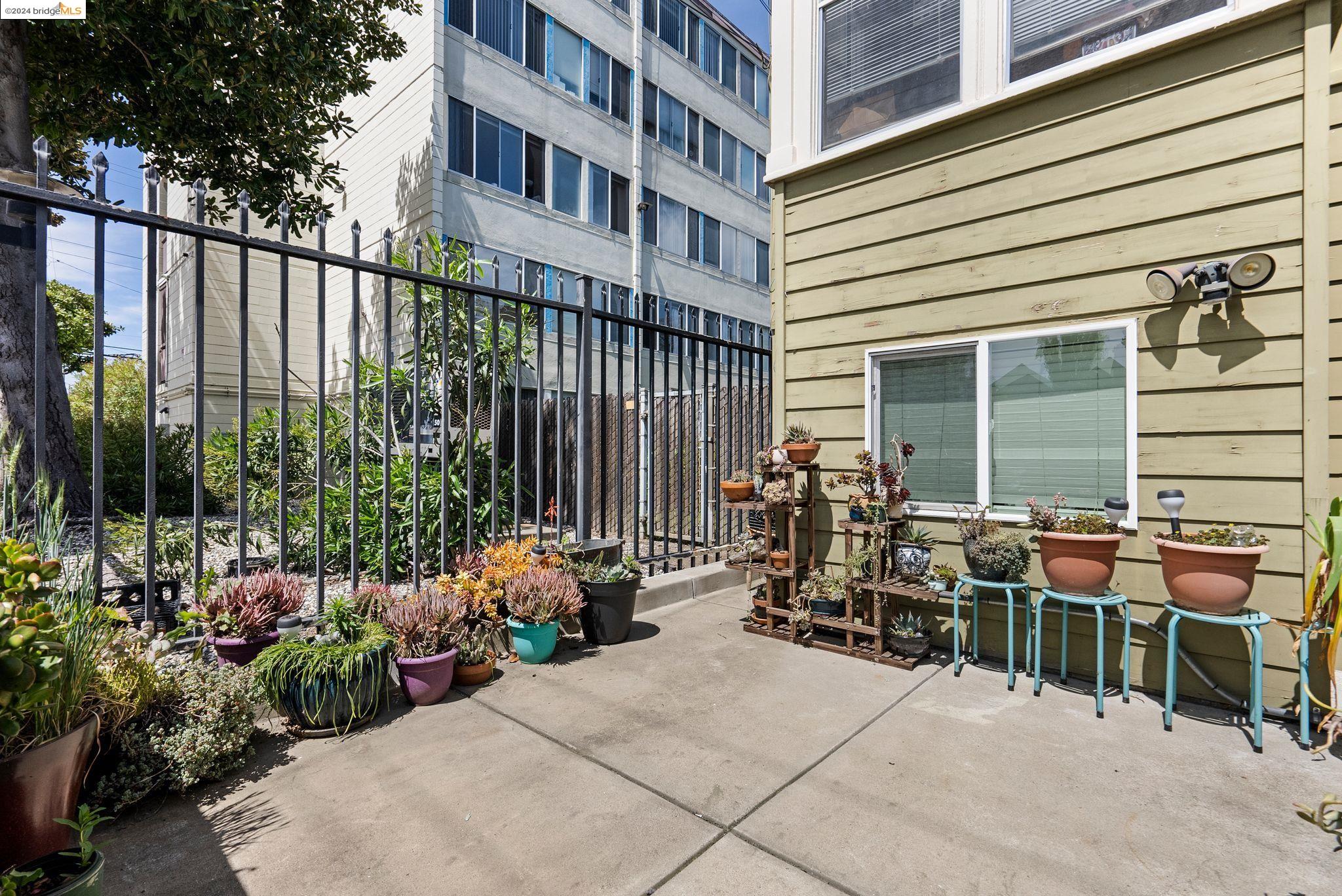 Detail Gallery Image 20 of 22 For 1432 12th St, Oakland,  CA 94607 - – Beds | – Baths
