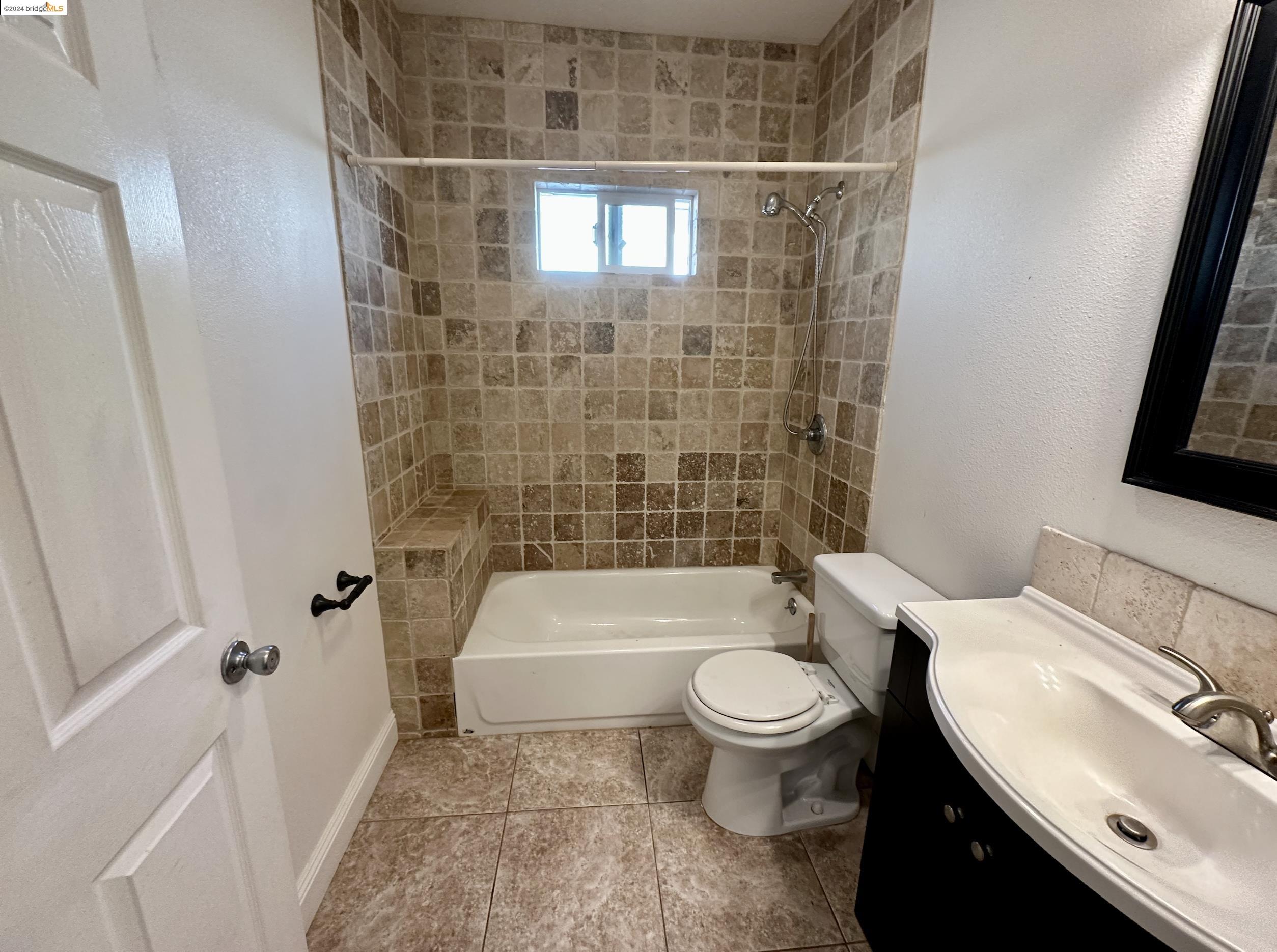 Detail Gallery Image 21 of 25 For 1832 Bridge Ave, Oakland,  CA 94601 - – Beds | – Baths