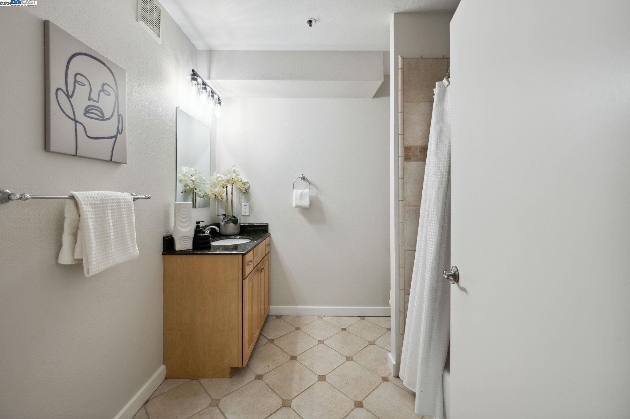 Detail Gallery Image 30 of 34 For 426 27th St 104b,  Oakland,  CA 94612 - 2 Beds | 1/1 Baths