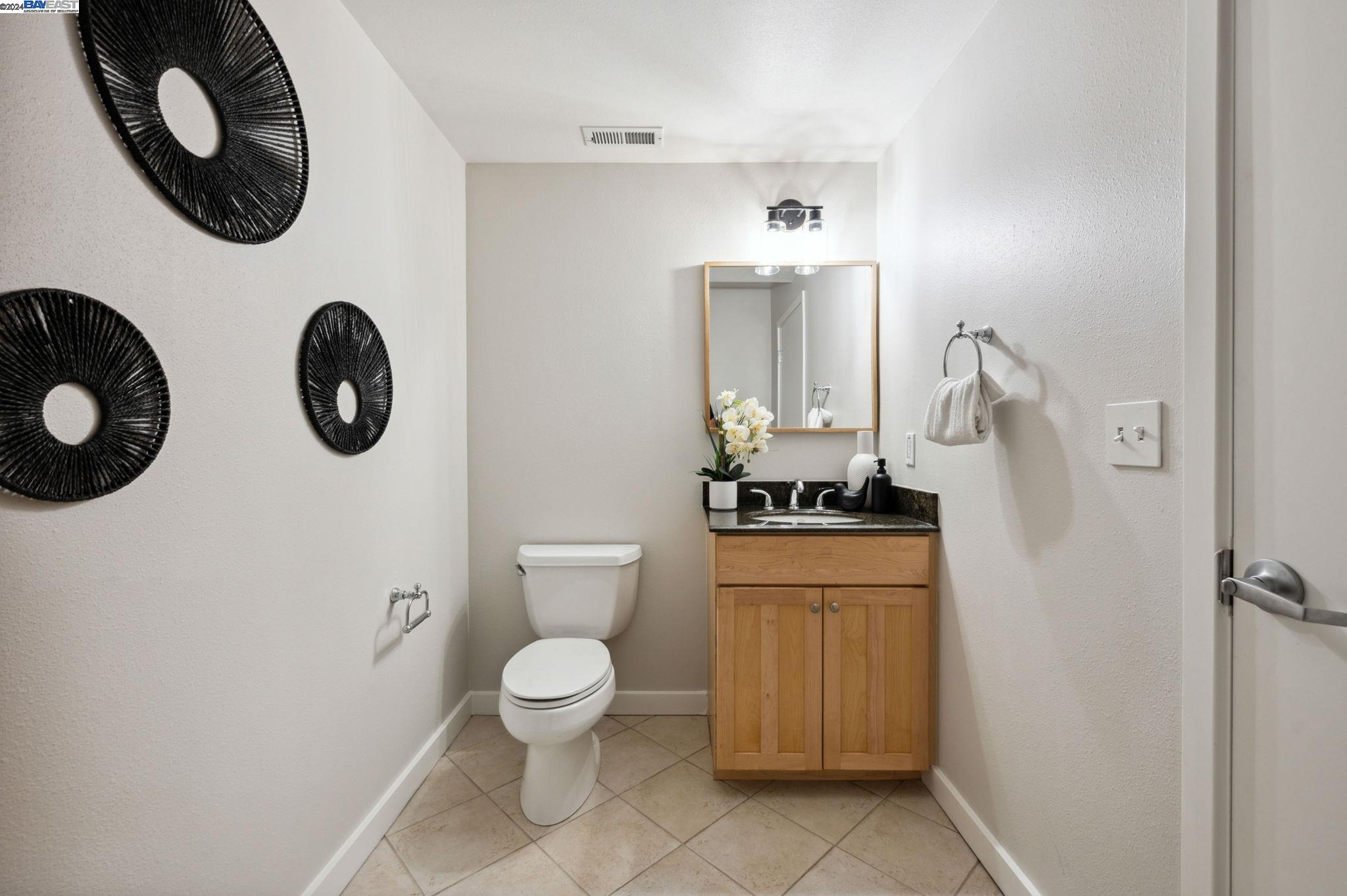 Detail Gallery Image 6 of 34 For 426 27th St 104b,  Oakland,  CA 94612 - 2 Beds | 1/1 Baths