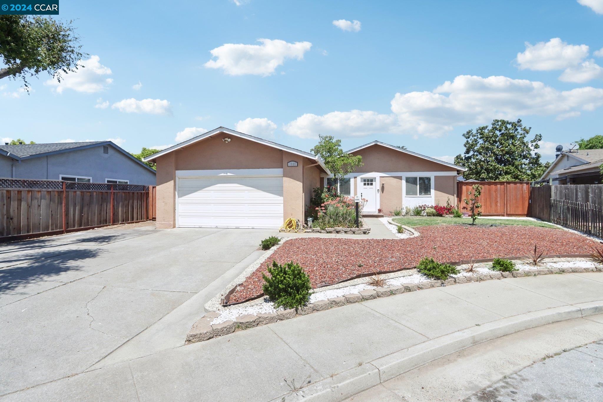 Detail Gallery Image 1 of 1 For 1565 Leafy Ct, Morgan Hill,  CA 95037 - 3 Beds | 2 Baths