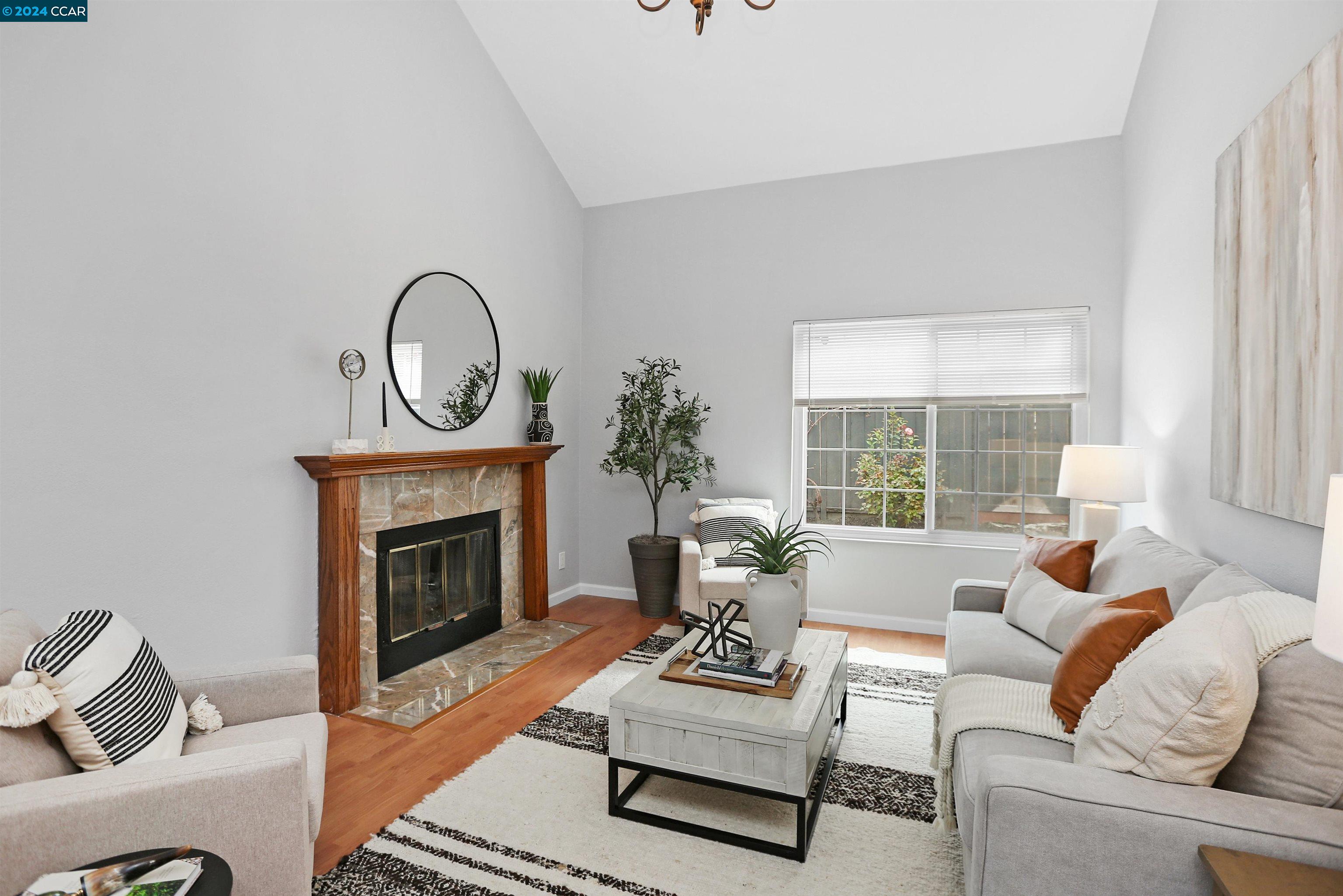 Detail Gallery Image 4 of 31 For 34302 France Way, Fremont,  CA 94555 - 4 Beds | 2/1 Baths