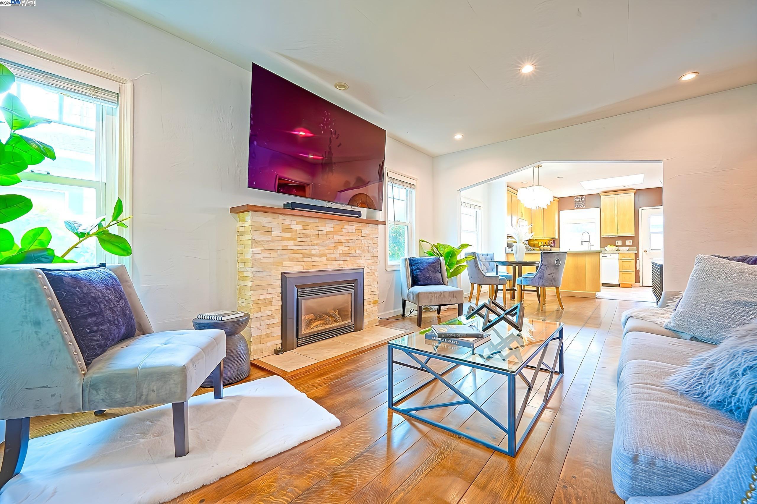 Detail Gallery Image 1 of 1 For 390 Belleview Dr, San Leandro,  CA 94577 - 2 Beds | 1/1 Baths