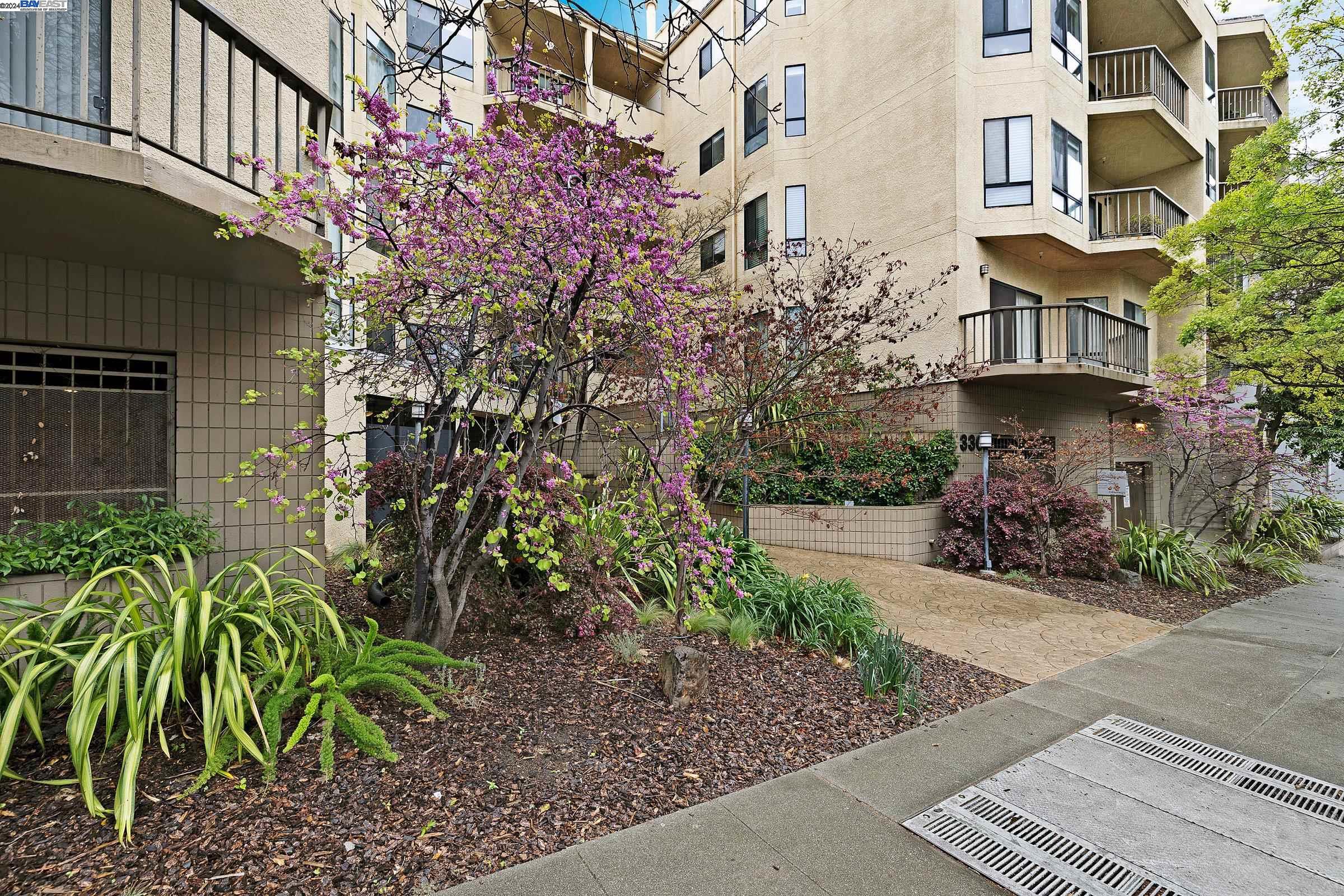 Detail Gallery Image 4 of 33 For 330 Park View Ter #102,  Oakland,  CA 94610 - 1 Beds | 1 Baths