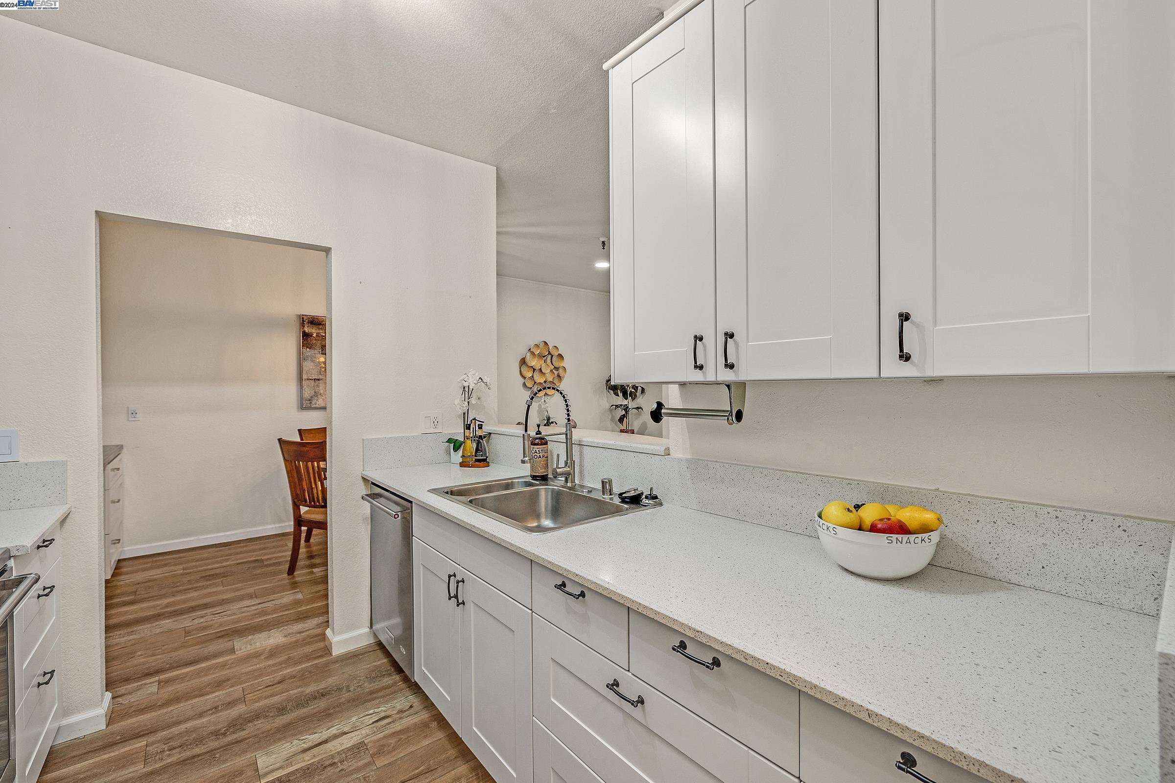 Detail Gallery Image 7 of 33 For 330 Park View Ter #102,  Oakland,  CA 94610 - 1 Beds | 1 Baths