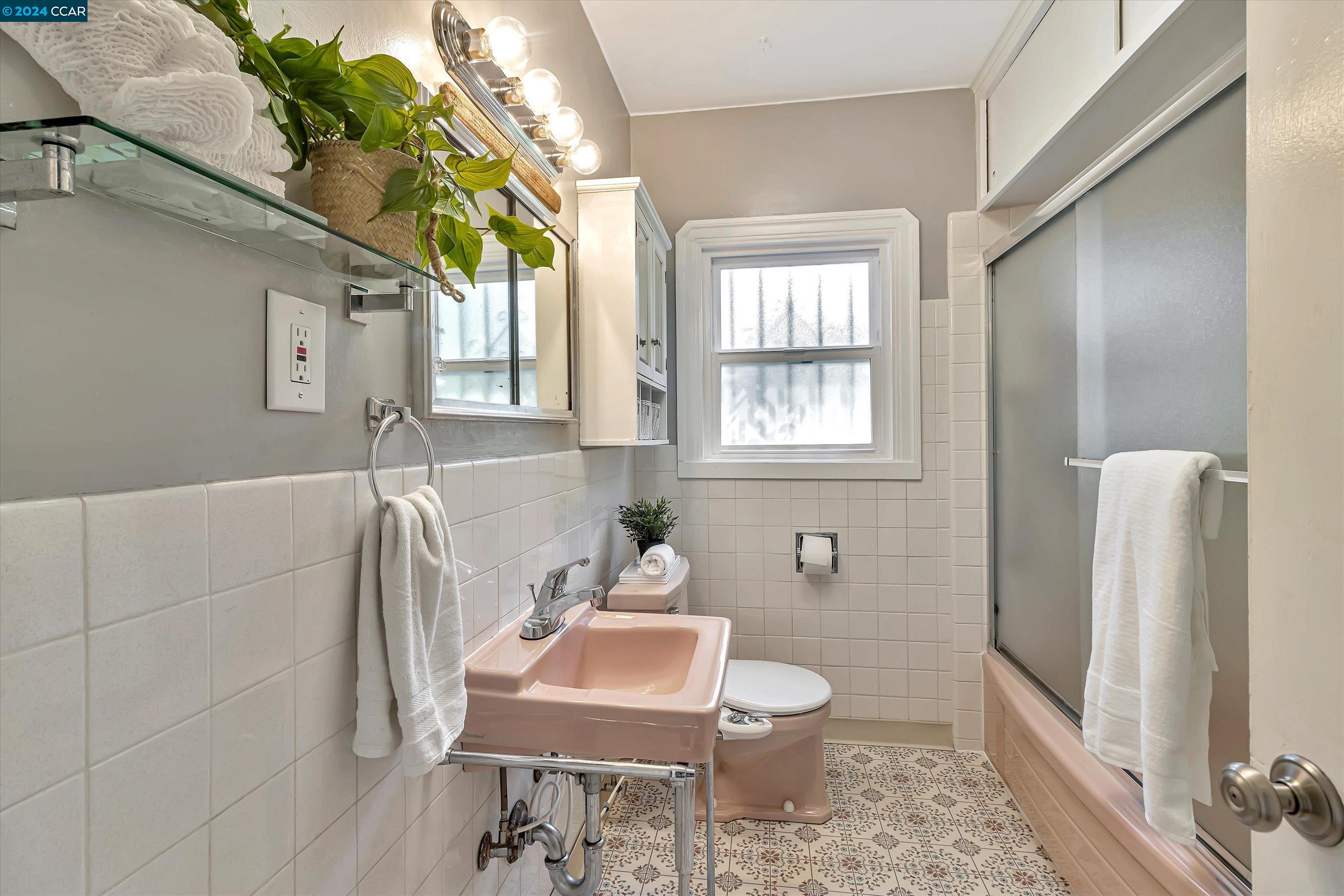 Detail Gallery Image 16 of 40 For 3016 Partridge Ave, Oakland,  CA 94605 - 4 Beds | 2 Baths