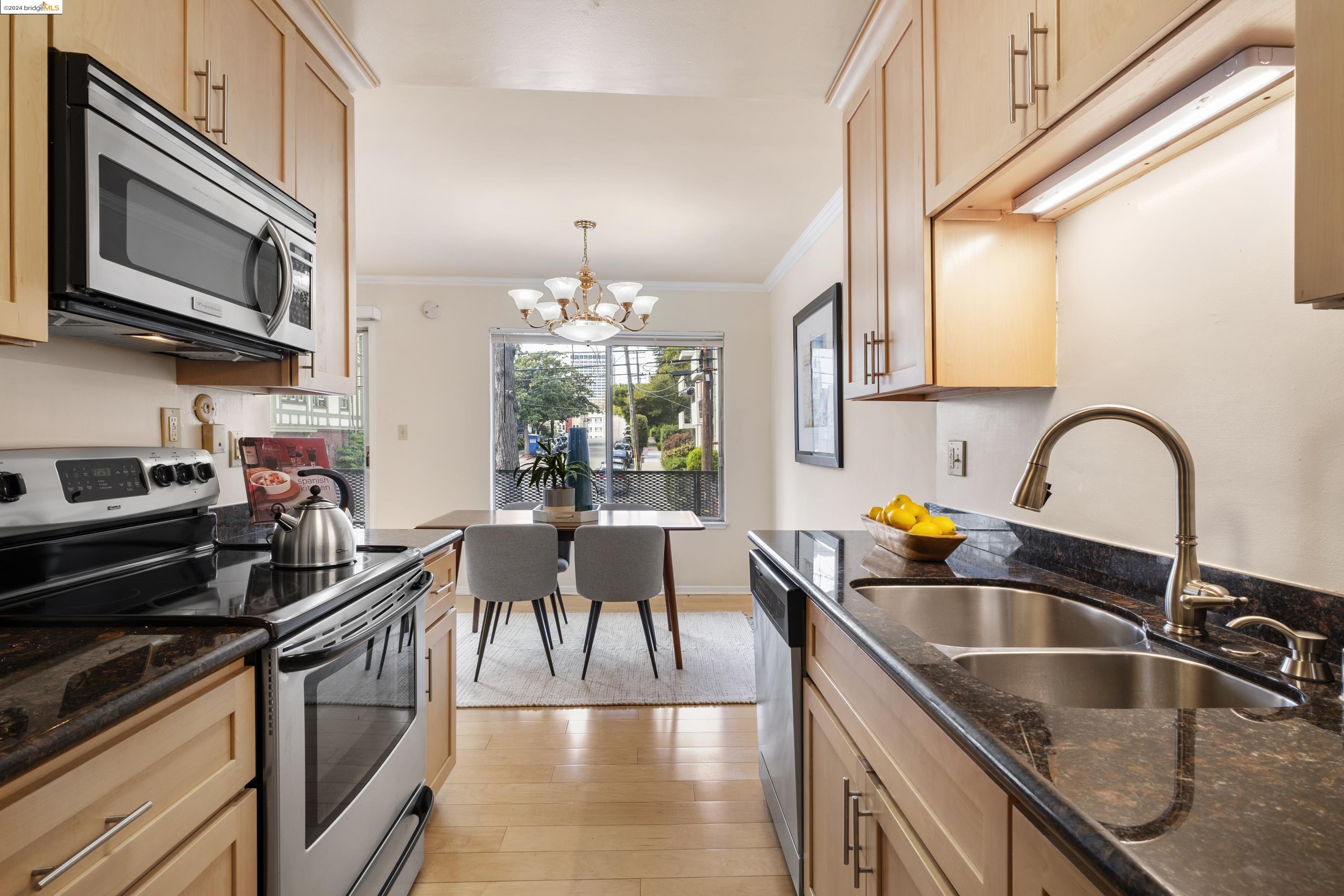 Detail Gallery Image 15 of 29 For 424 Staten Ave #101,  Oakland,  CA 94610 - 2 Beds | 2 Baths