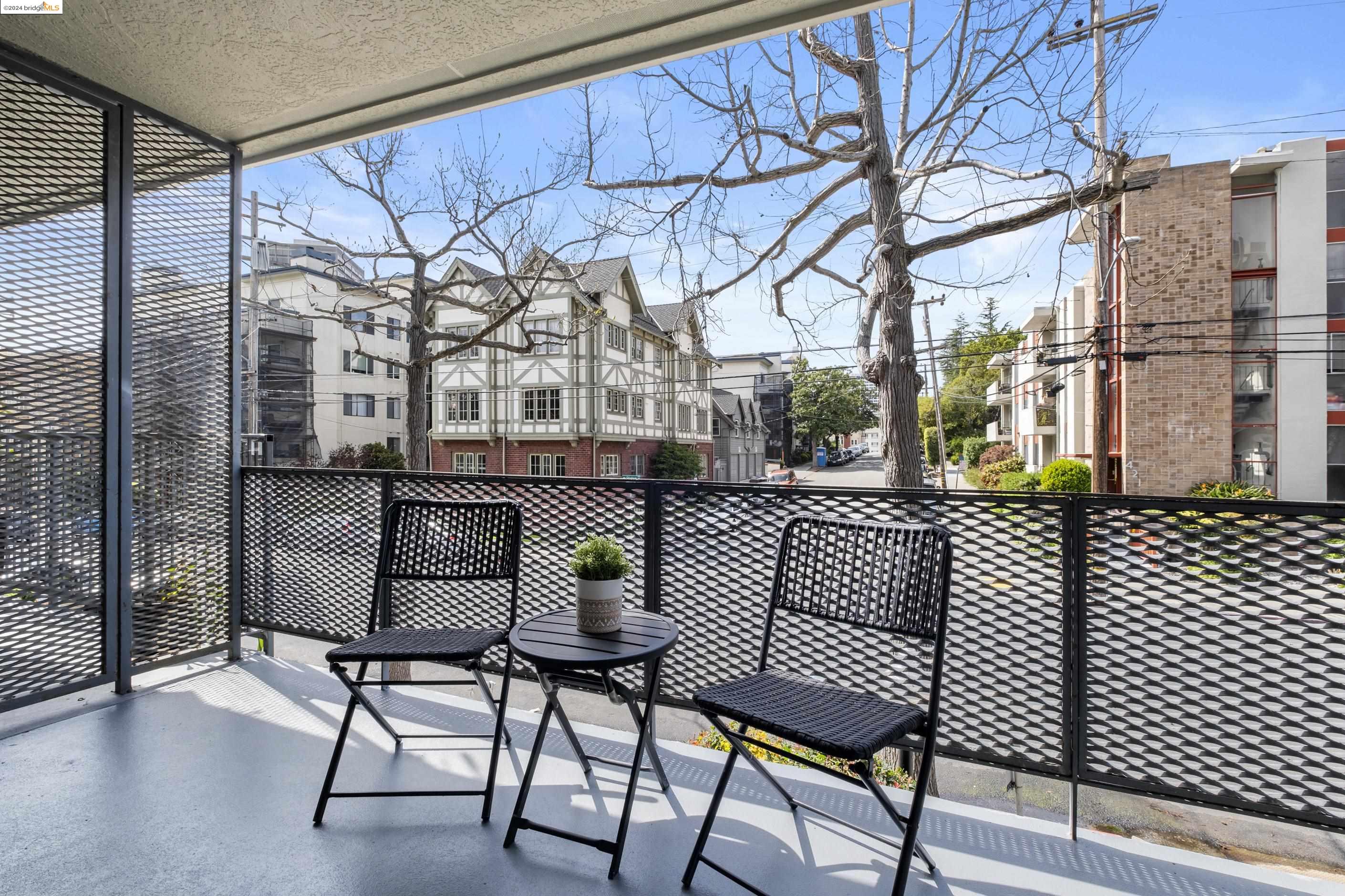 Detail Gallery Image 25 of 29 For 424 Staten Ave #101,  Oakland,  CA 94610 - 2 Beds | 2 Baths