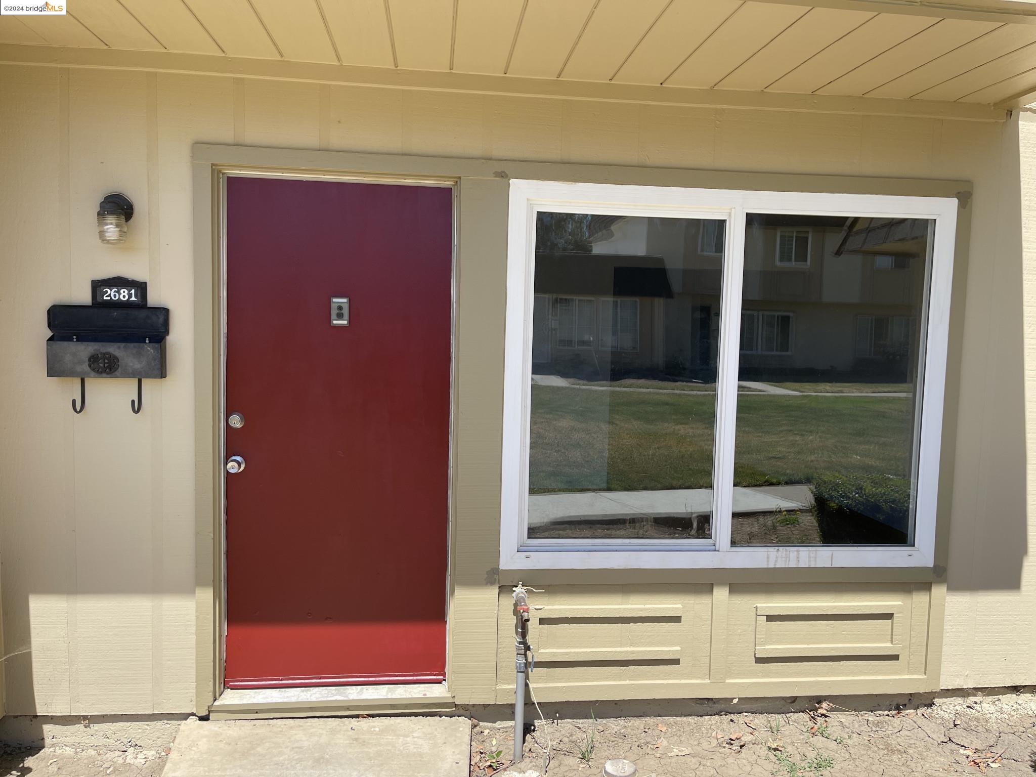 Detail Gallery Image 1 of 1 For 2681 Ponselle Ct, San Jose,  CA 95121 - 2 Beds | 1/1 Baths