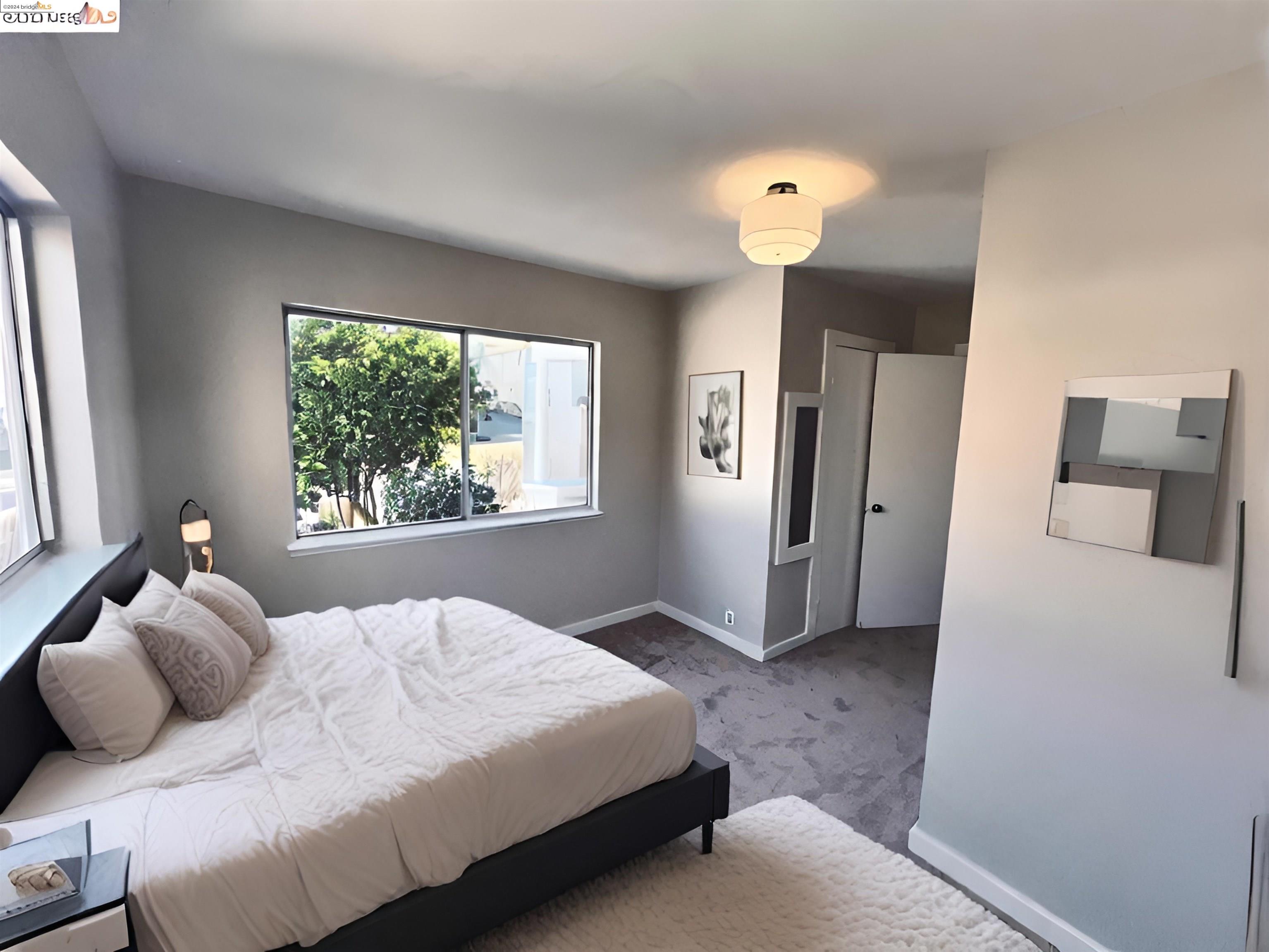 Detail Gallery Image 11 of 21 For 2035 17th Ave, Oakland,  CA 94606 - 3 Beds | 2 Baths