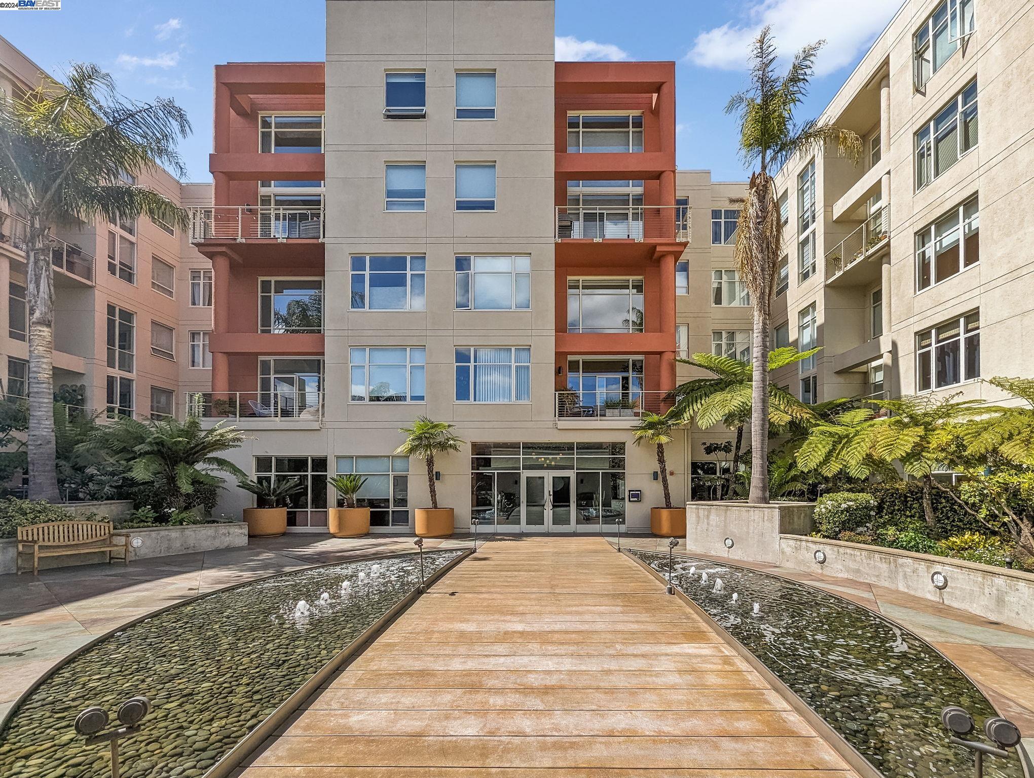 Detail Gallery Image 1 of 45 For 5855 Horton St #521,  Emeryville,  CA 94608-2049 - 1 Beds | 1/1 Baths
