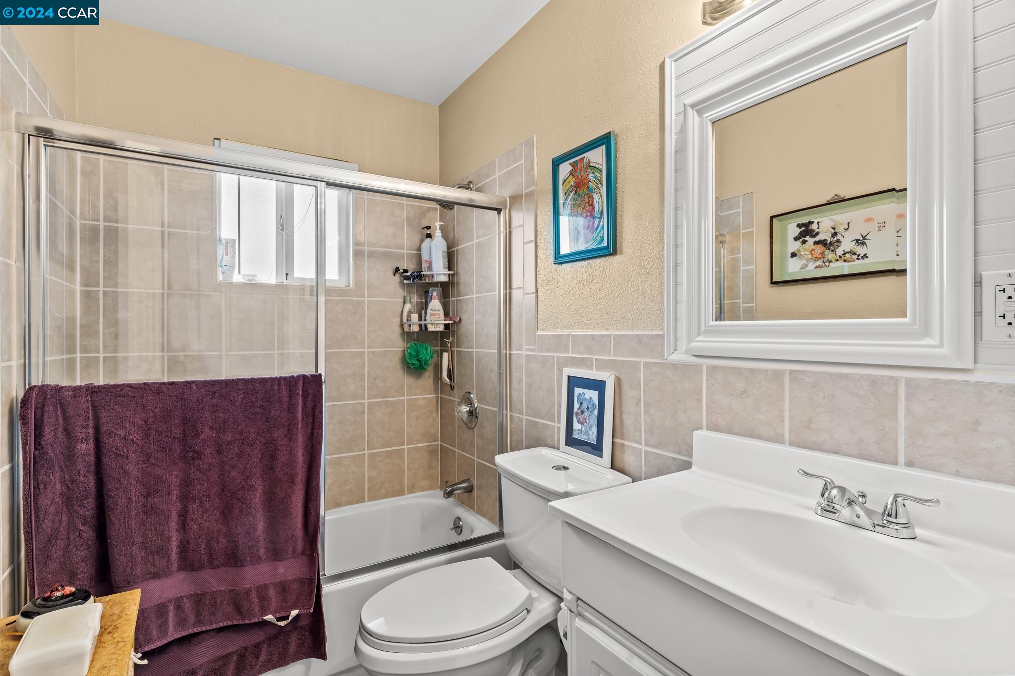 Detail Gallery Image 18 of 26 For 1861 Gelbke Ln, Concord,  CA 94520 - 3 Beds | 2 Baths